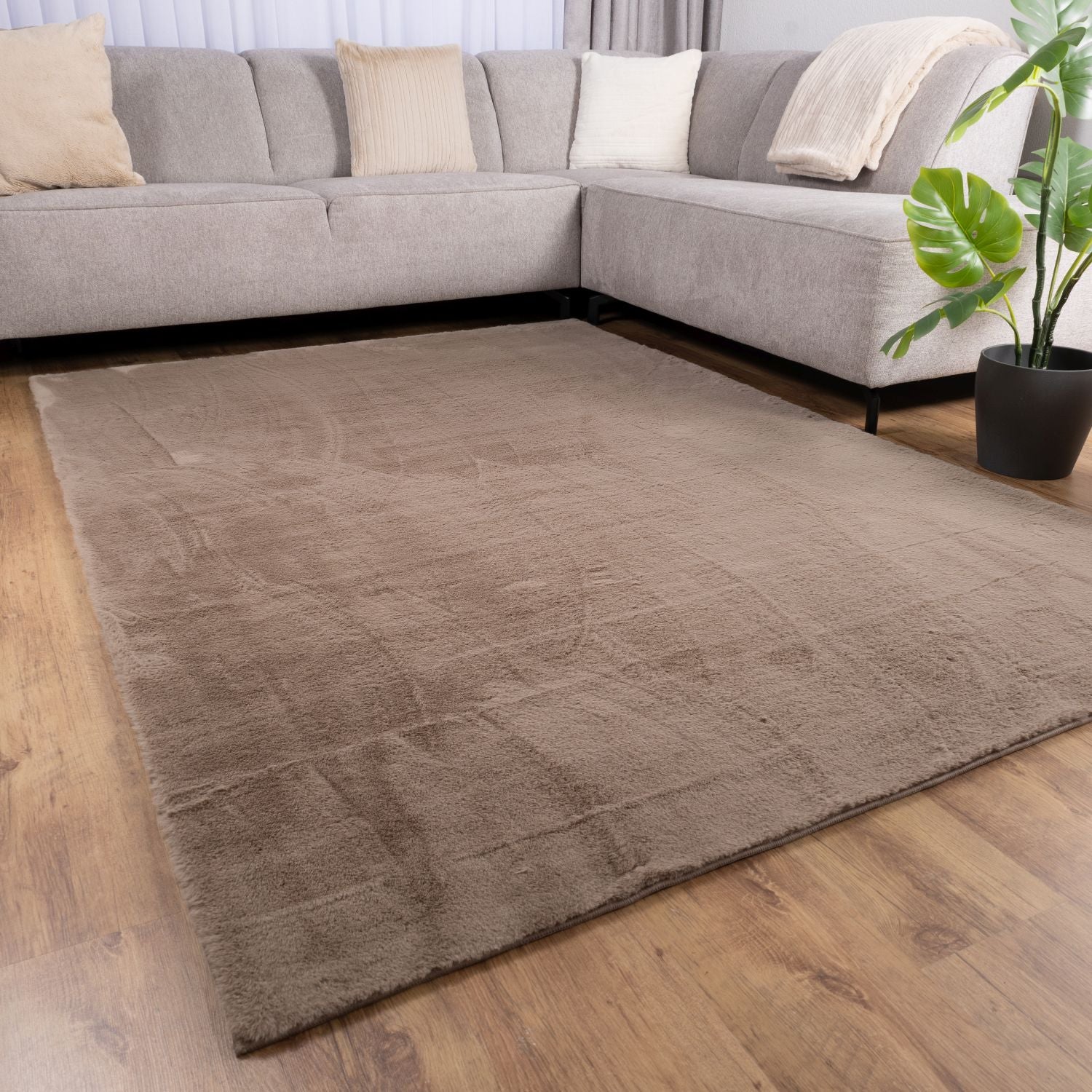 Beige Tapijt Hoogpolig Vloerkleed met Anti-Slip – Omid Soft Fluffy – Superzacht Modern Tapijt - Omid Carpets