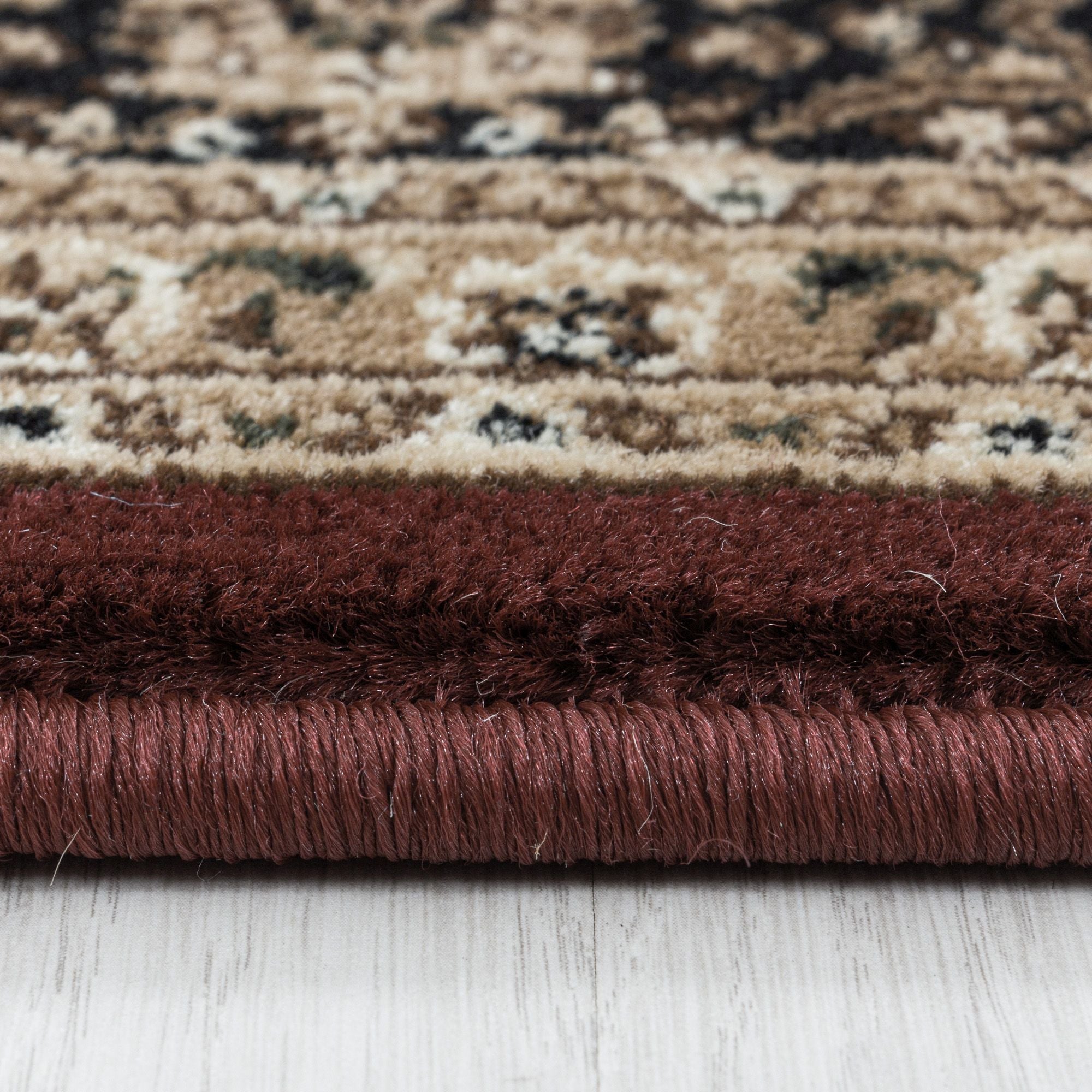 Rood Laagpolig Vloerkleed Omid Antique Allure Collection.
