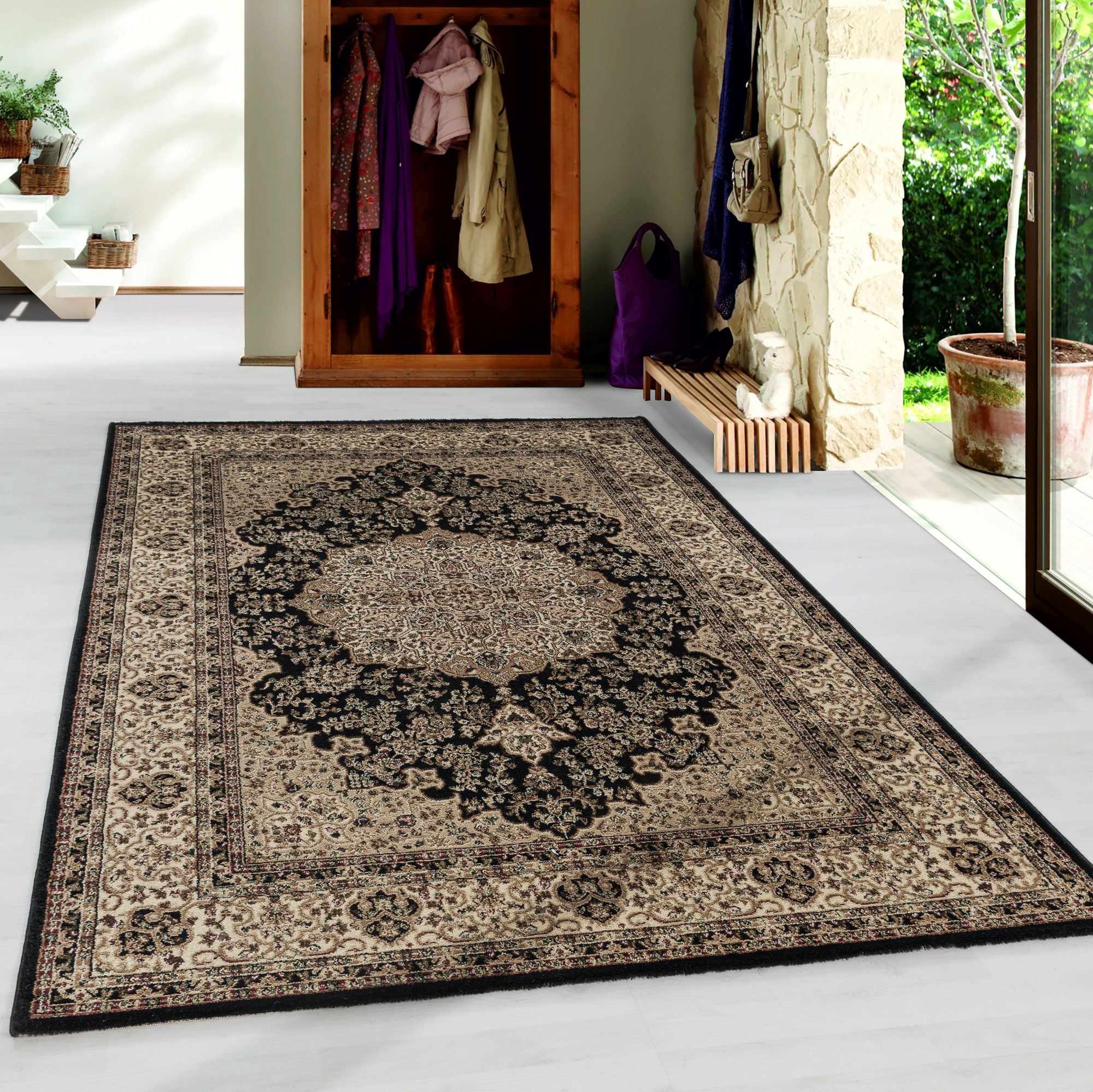 Zwart Laagpolig Vloerkleed Omid Antique Allure Collection.