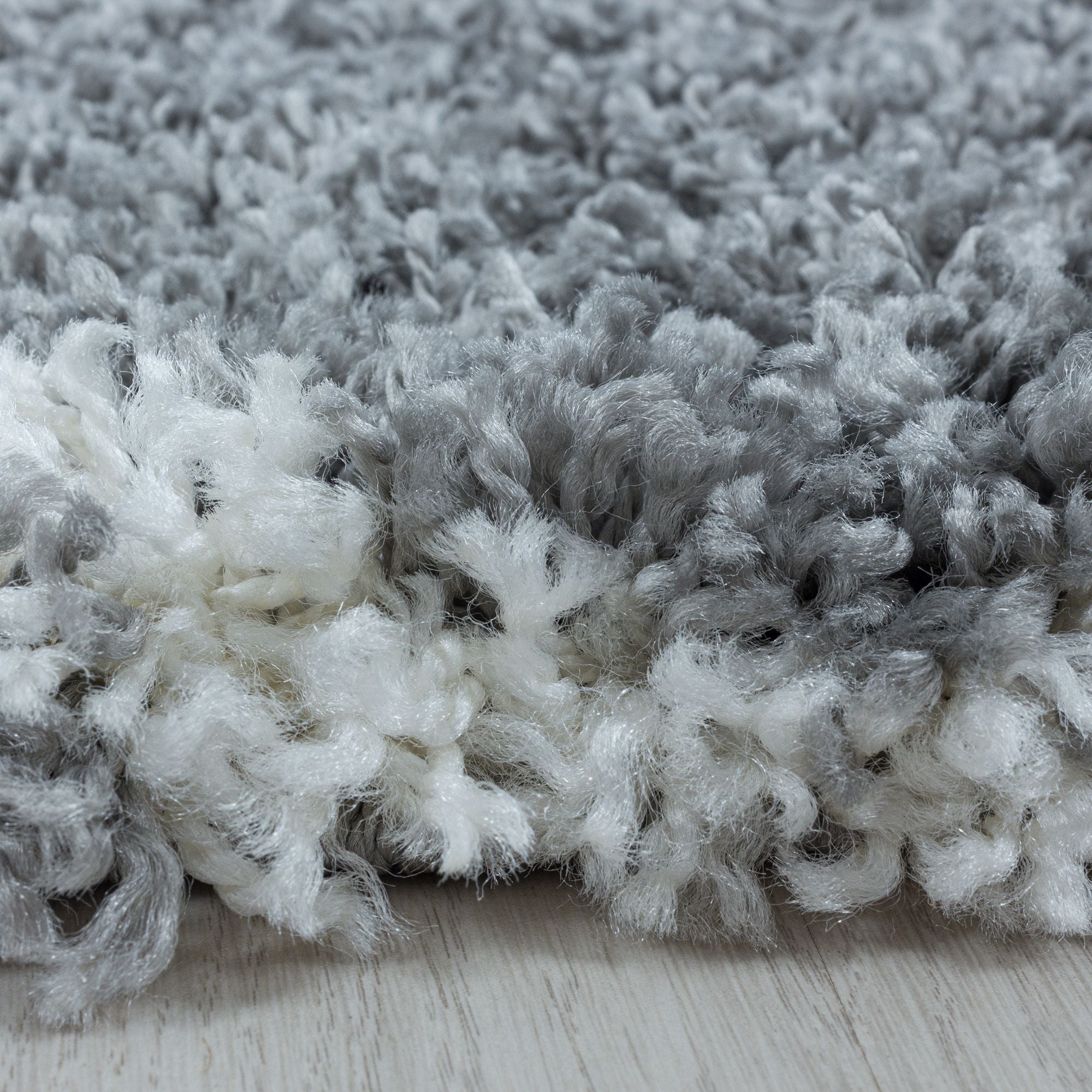 Grijs Laagpolig Vloerkleed Omid ArtisanWeave Collection.