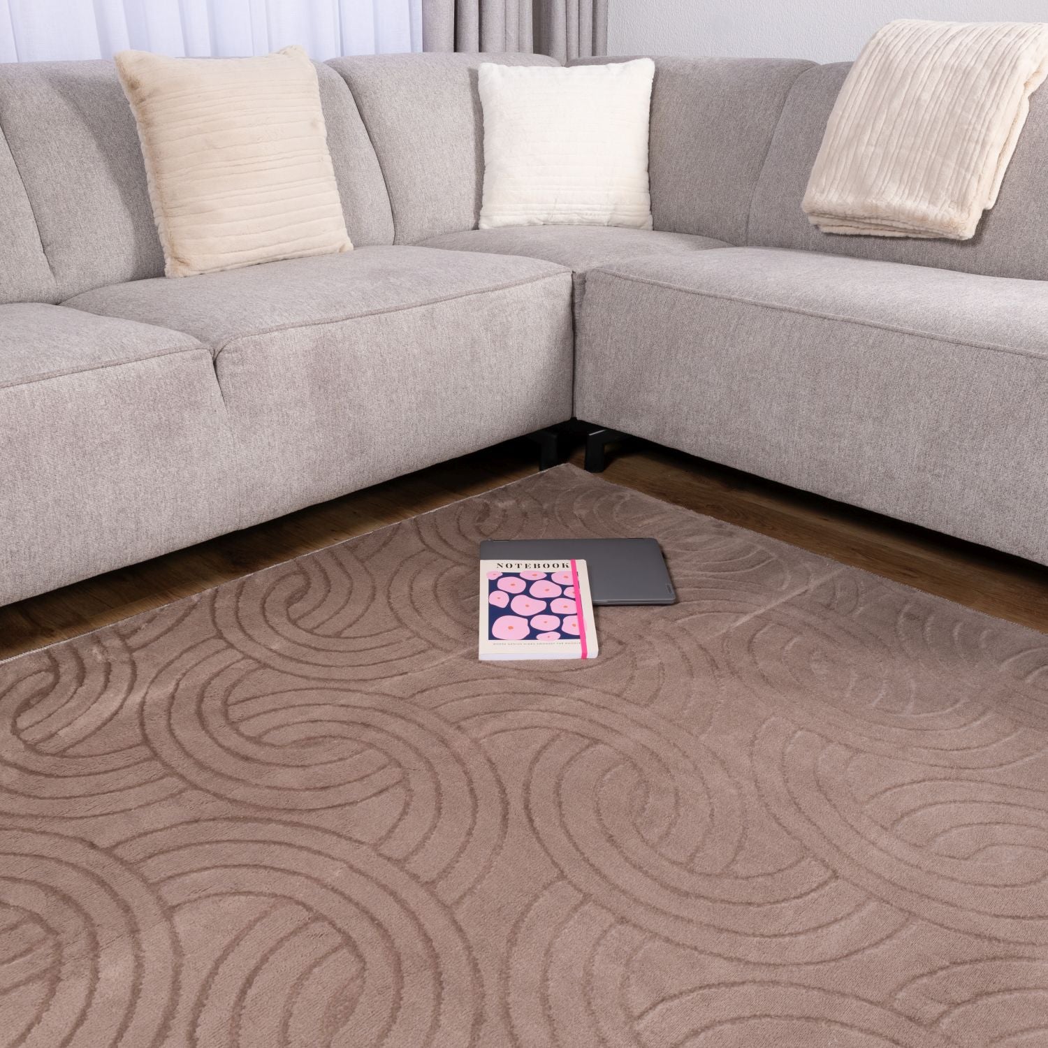 Taupe Tapijt Wasbaar Laagpolig Vloerkleed met Anti Slip Omid Japandi Stijl Wasbaar op 30° - Omid Carpets