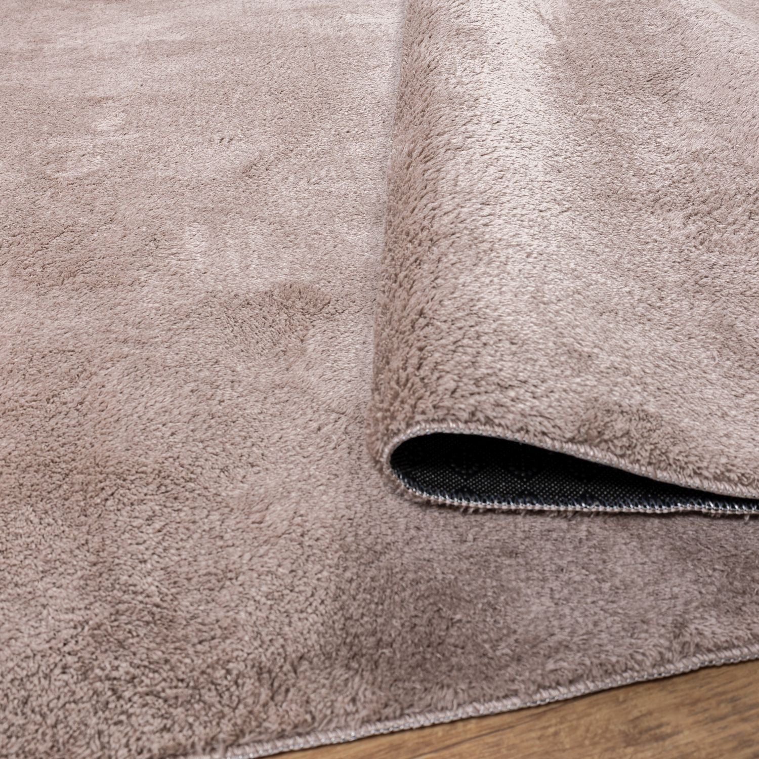 Taupe Tapijt Wasbaar Laagpolig Vloerkleed met Anti Slip Omid Soft Comfort Wasbaar op 30° - Omid Carpets