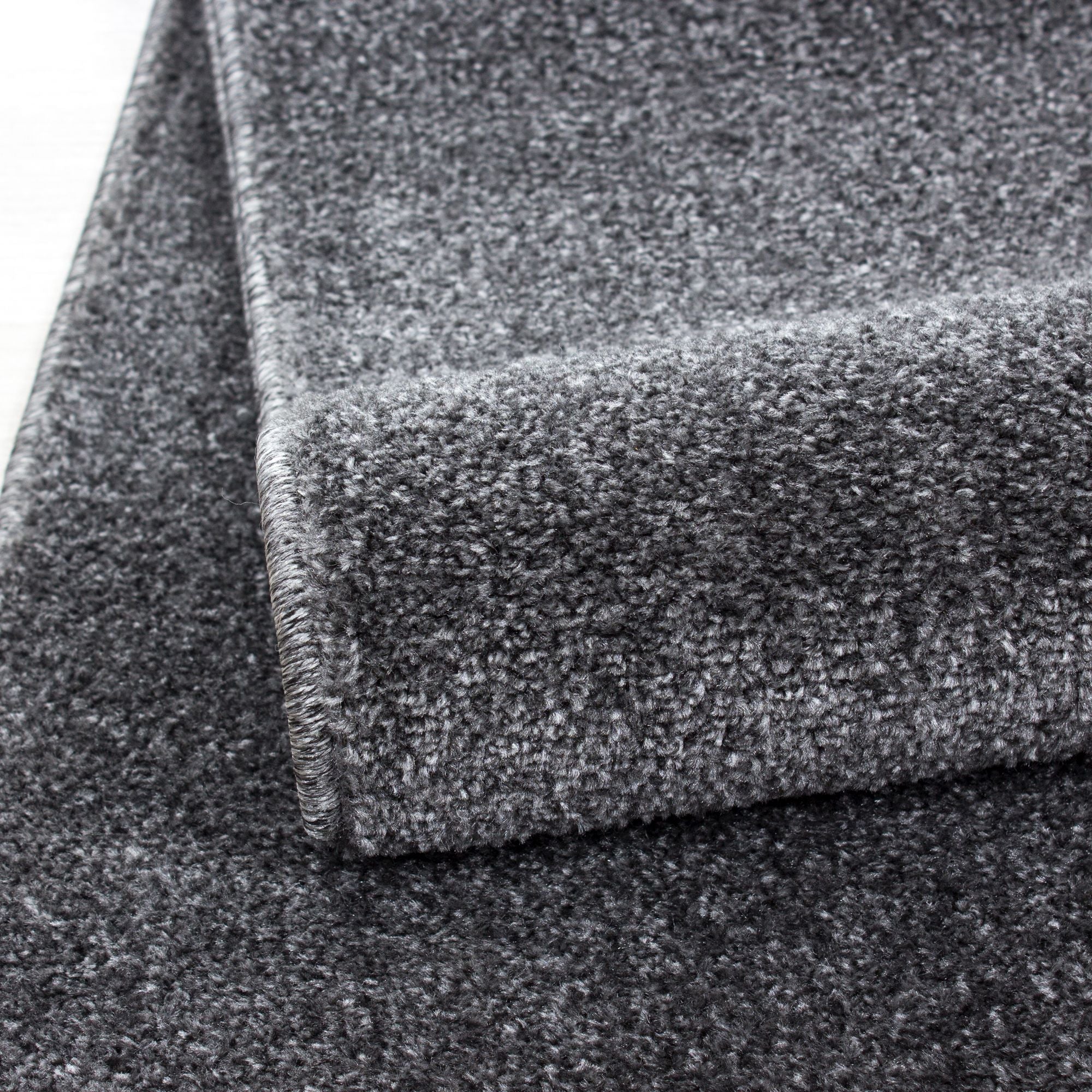 Grijs Laagpolig Vloerkleed Omid Velvet Touch Collection.