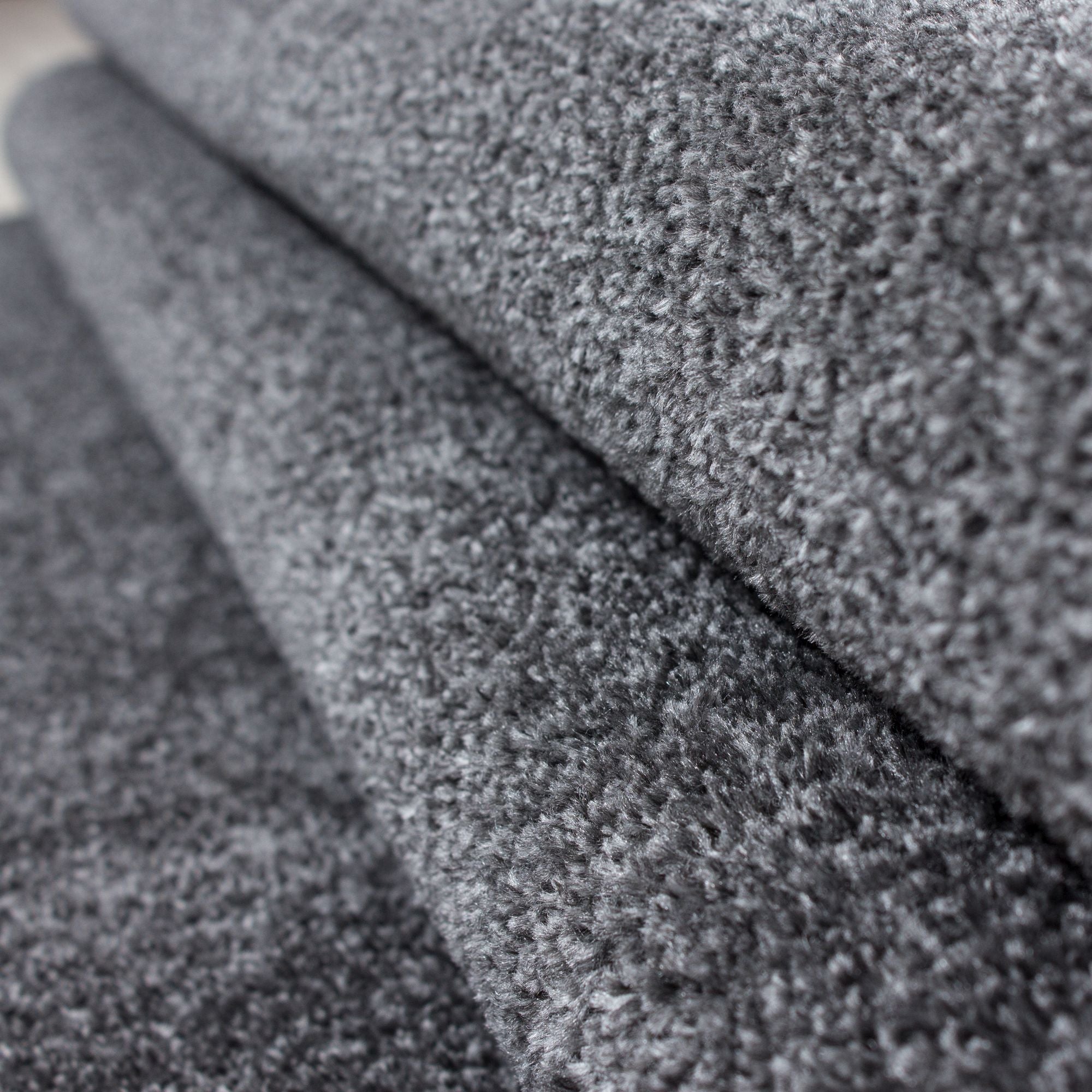 Grijs Laagpolig Vloerkleed Omid Velvet Touch Collection.