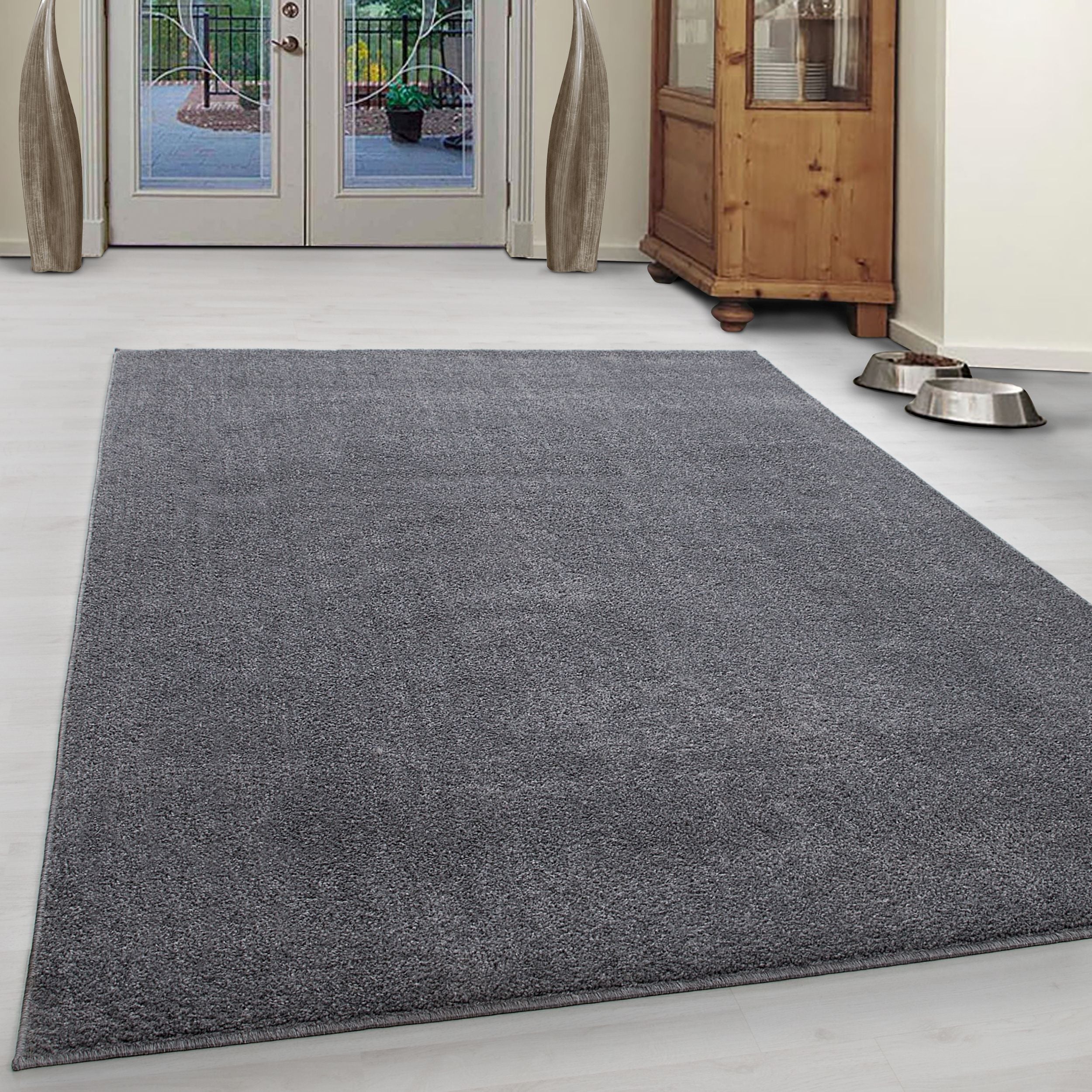 Lichtgrijs Laagpolig Vloerkleed Omid Velvet Touch Collection.