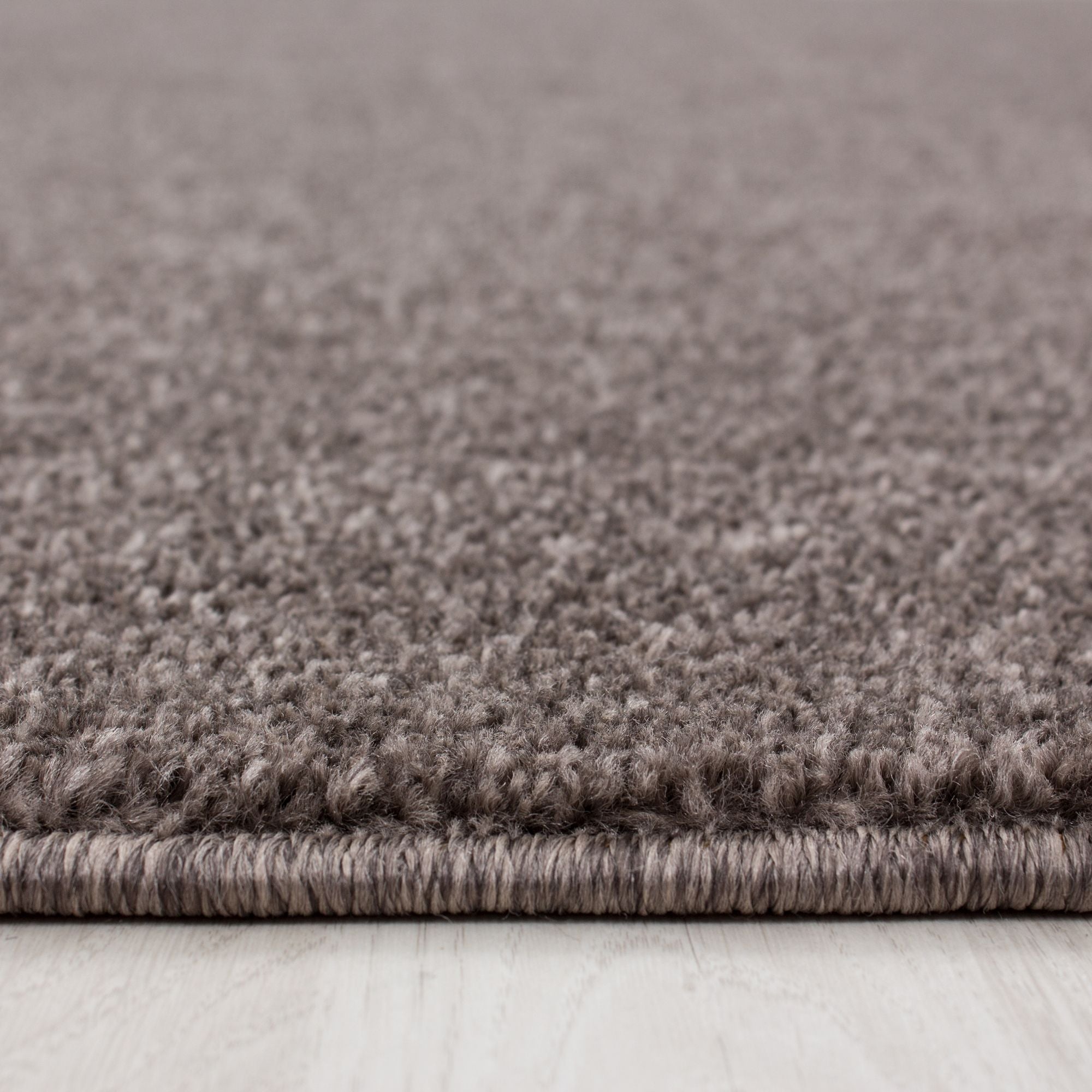 Bruin Laagpolig Vloerkleed Omid Velvet Touch Collection.