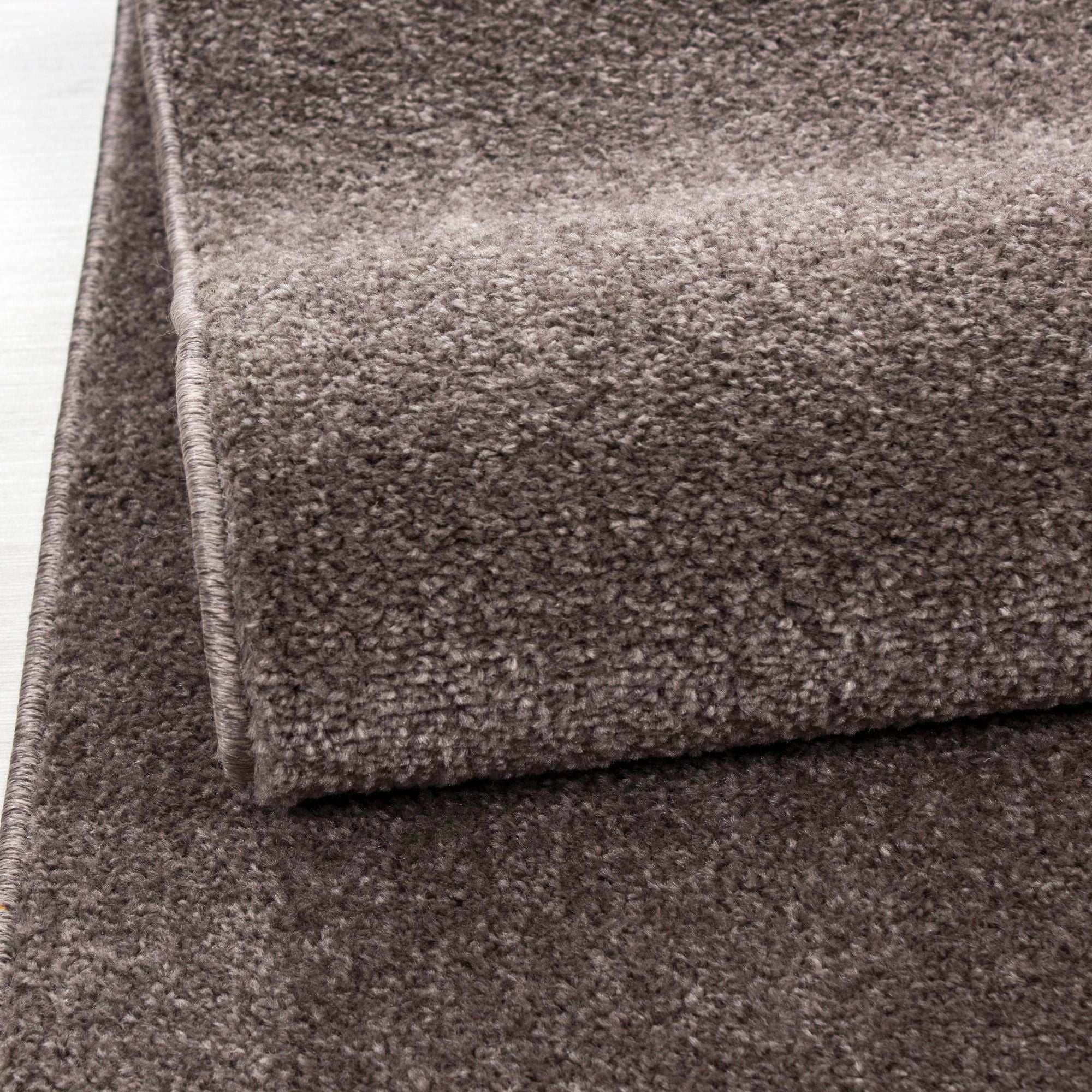 Bruin Laagpolig Vloerkleed Omid Velvet Touch Collection.