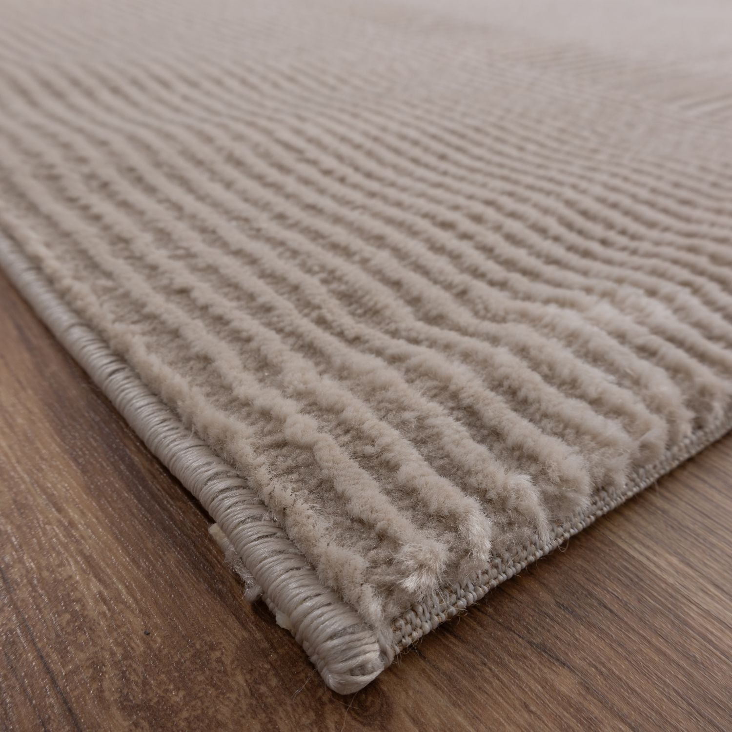 Beige Tapijt Kwalitatief Laagpolig Vloerkleed Omid Premium Touch 3D Toon op Toon Japandi Stijl