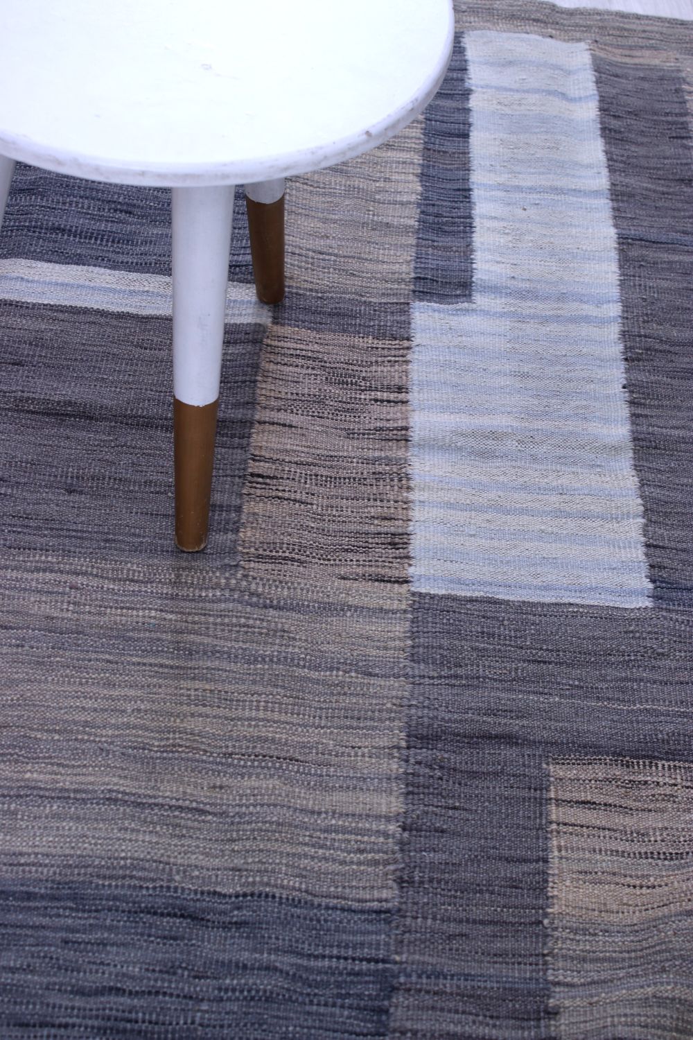 Grijs Tapijt Laagpolig Handgeweven Wollen Vloerkleed - Omid Afghan Modern Kelim 141x100