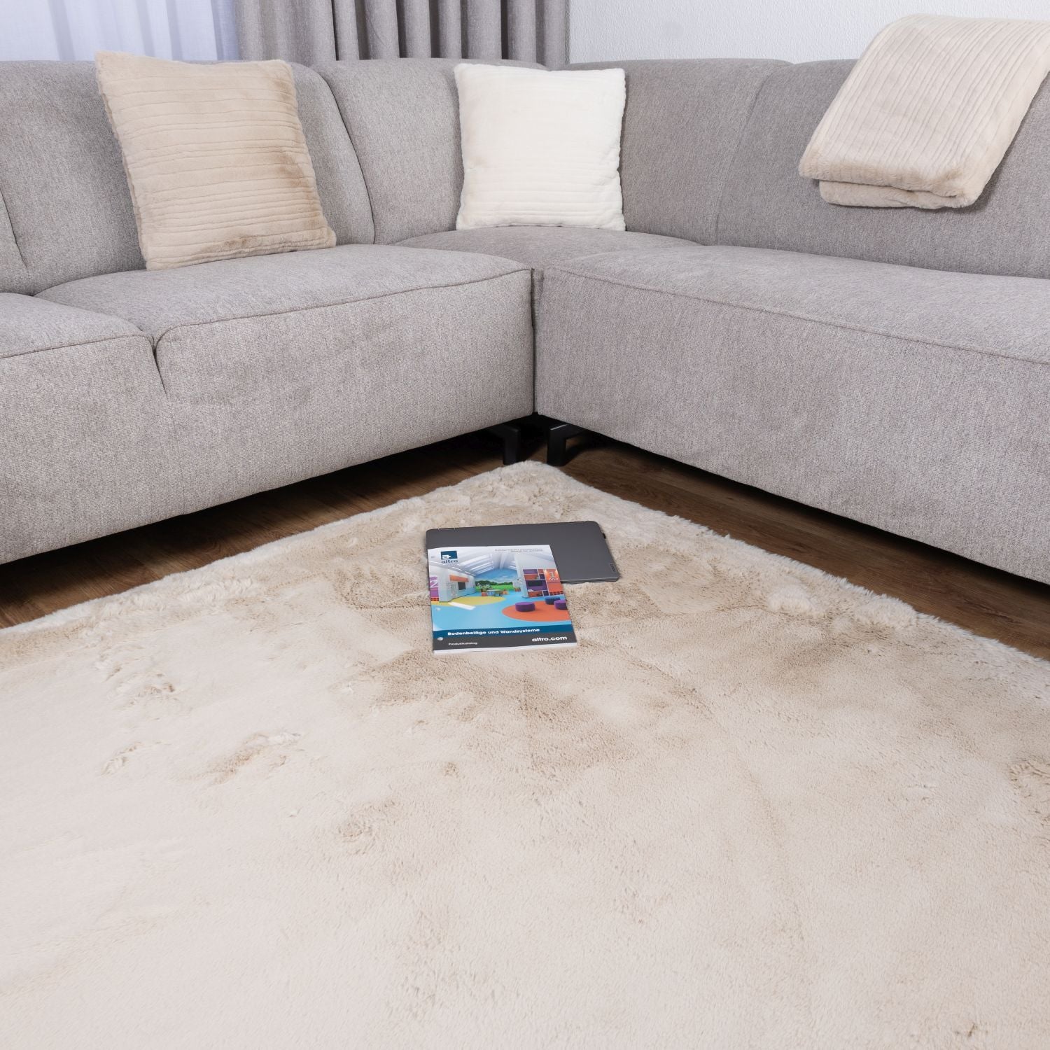 Crème Tapijt Zacht Hoogpolig Vloerkleed Omid Extra Fluffy