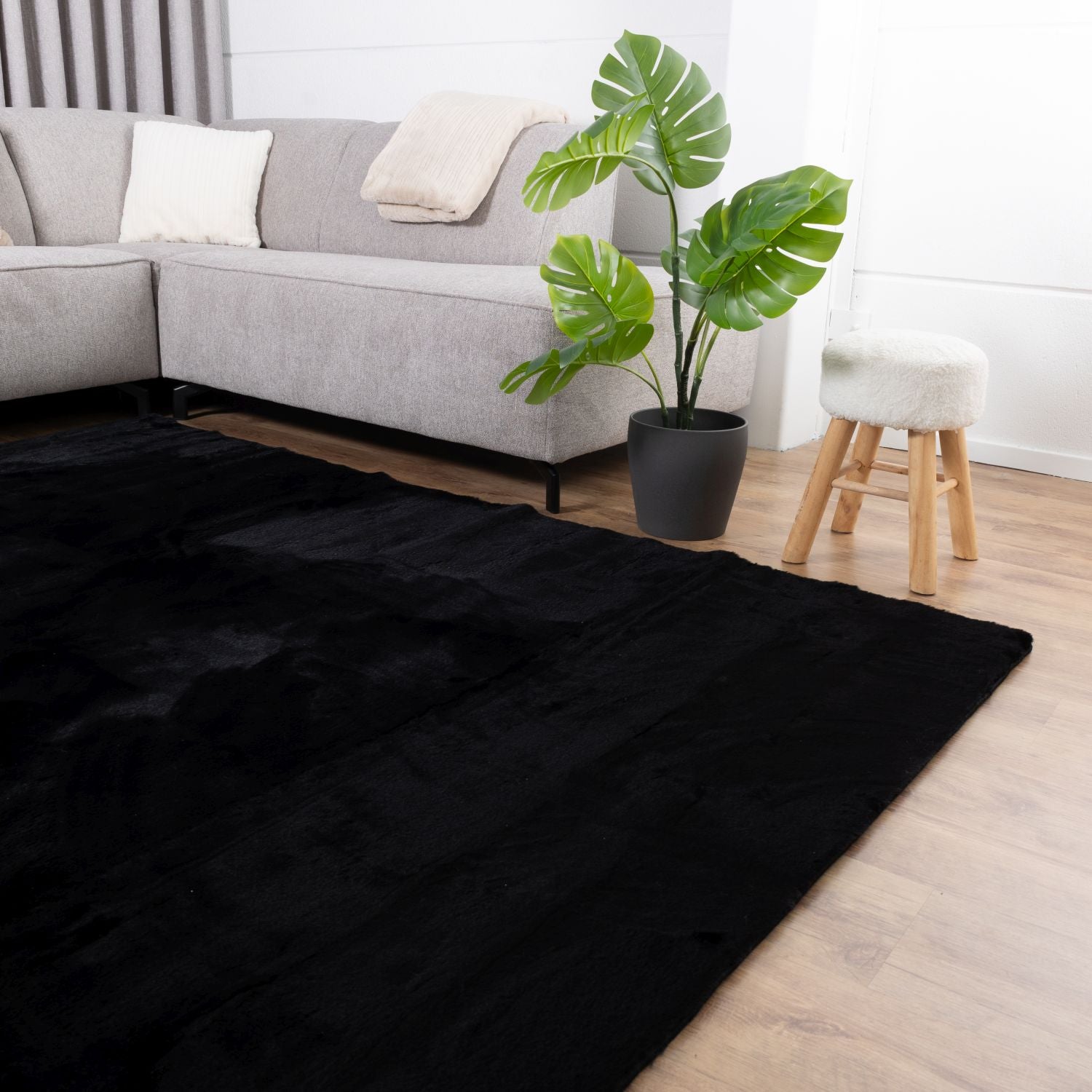 Zwart Tapijt Zacht Hoogpolig Vloerkleed Omid Fluffy