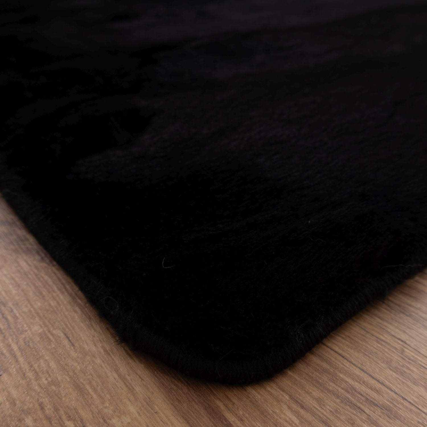 Zwart Tapijt Zacht Hoogpolig Vloerkleed Omid Fluffy