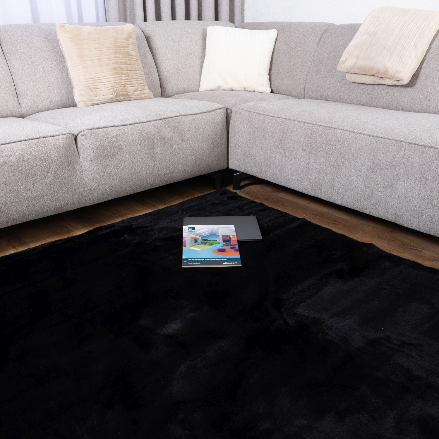 Zwart Tapijt Zacht Hoogpolig Vloerkleed Omid Fluffy