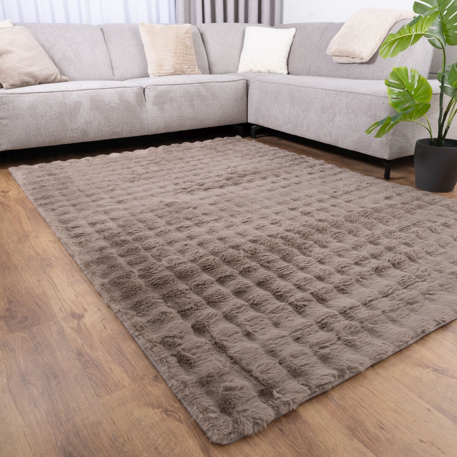 Taupe Tapijt Zacht Hoogpolig Vloerkleed Omid Bubble