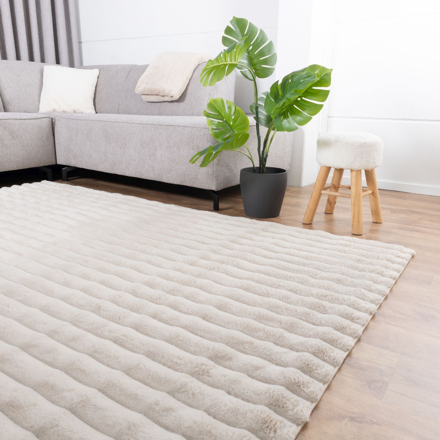 Crème Tapijt Zacht Hoogpolig Vloerkleed Omid Stripe