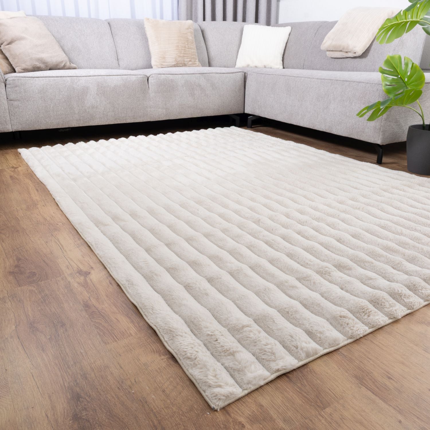 Crème Tapijt Zacht Hoogpolig Vloerkleed Omid Stripe