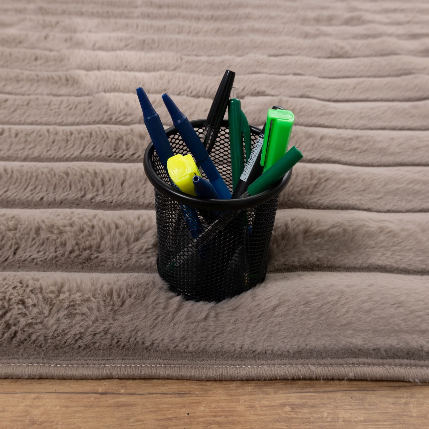 Taupe Tapijt Zacht Hoogpolig Vloerkleed Omid Stripe