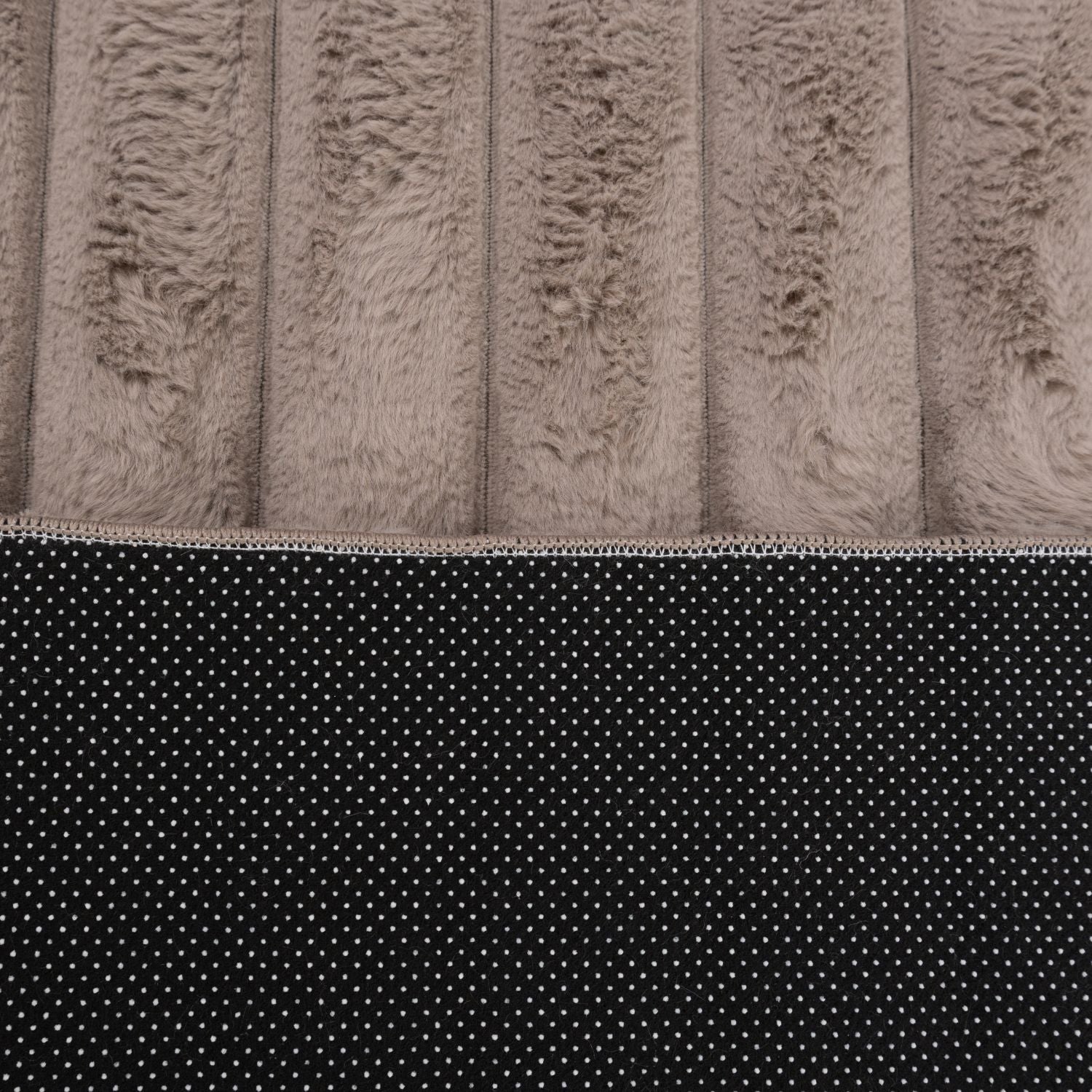 Taupe Tapijt Zacht Hoogpolig Vloerkleed Omid Stripe