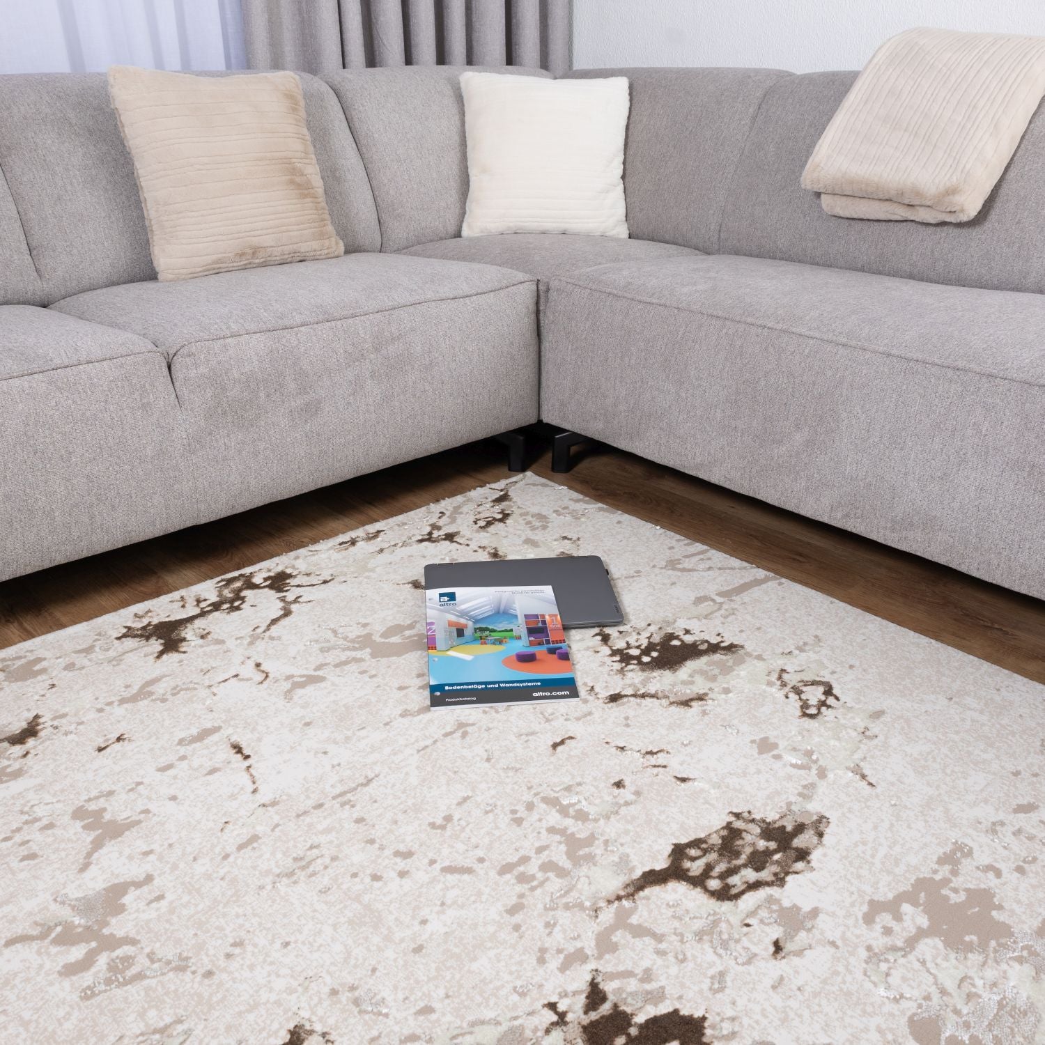 Beige Tapijt Laagpolig Vloerkleed Omid Premium Marble