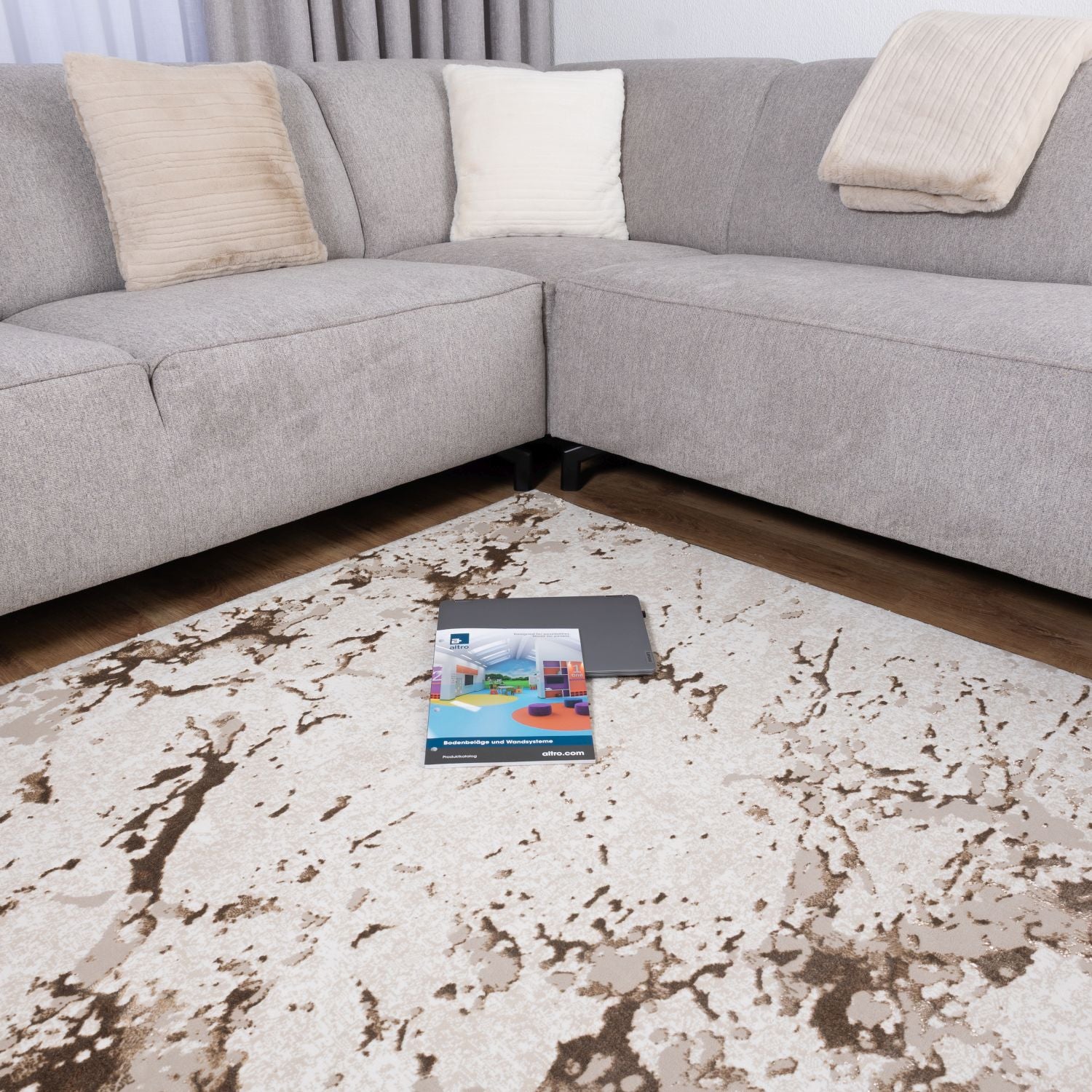 Beige Tapijt Laagpolig Vloerkleed Omid Premium Marble