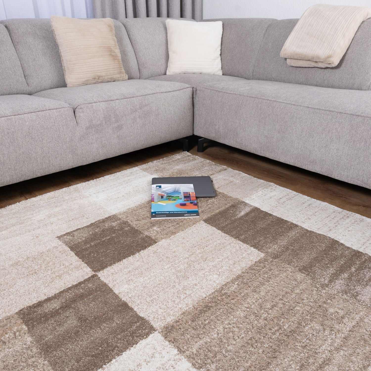 Crème Tapijt Laagpolig Vloerkleed Omid Premium Marble