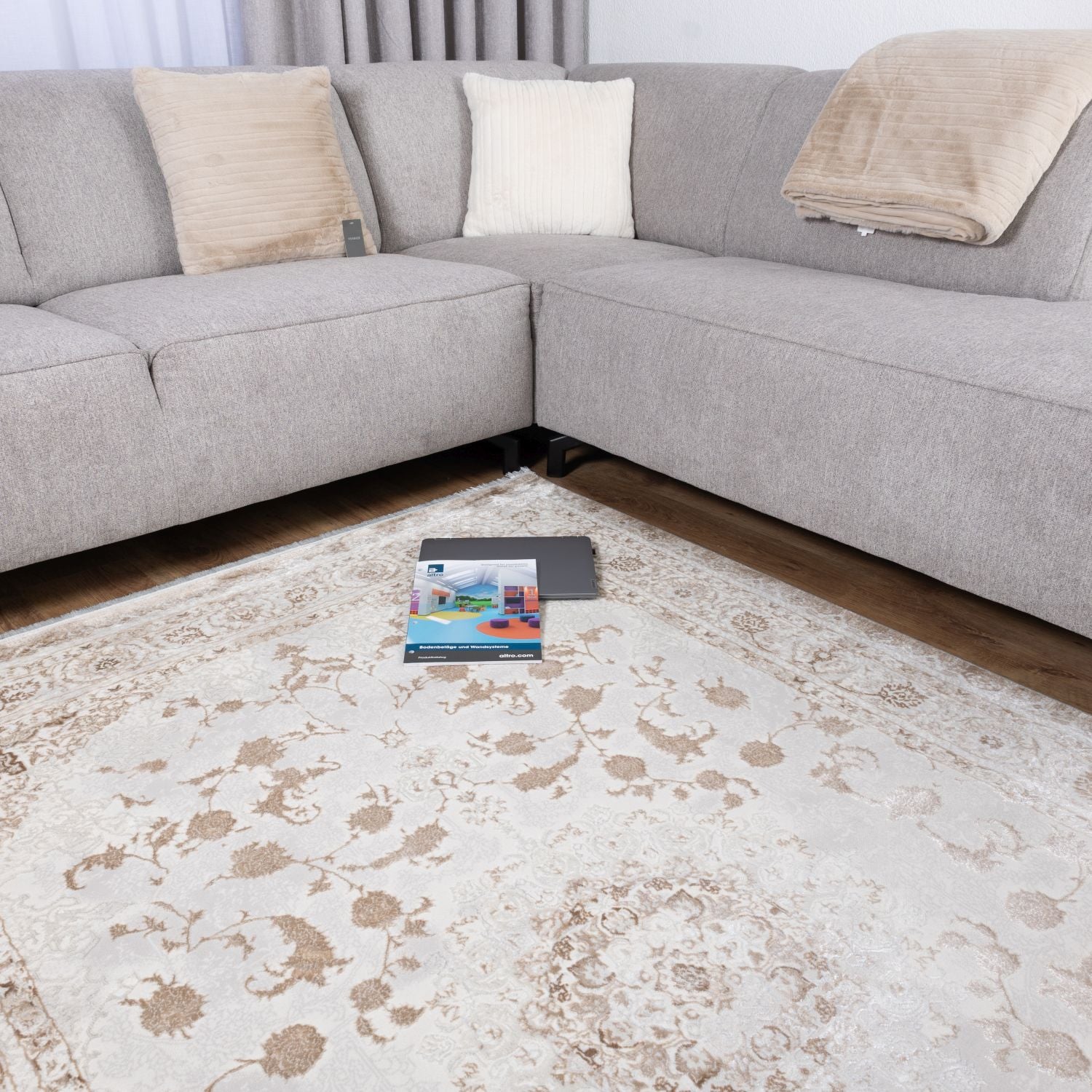 Beige Tapijt Laagpolig Vloerkleed Omid Beige Essence