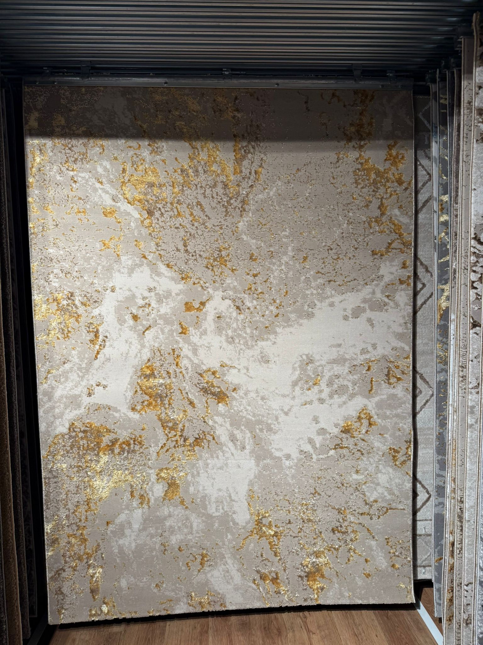 Beige met Goud Tapijt Orlando