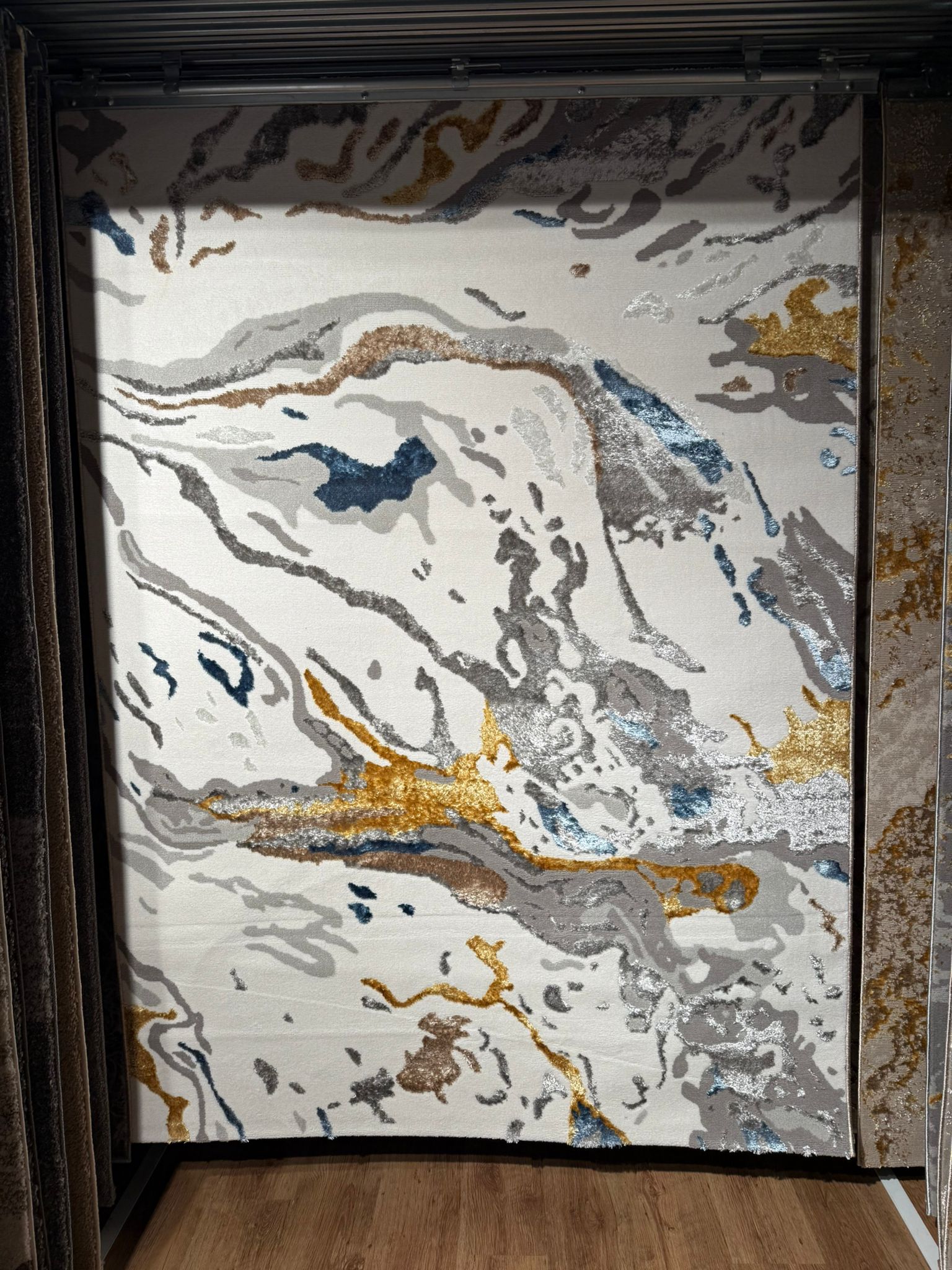 Crème met Goud Tapijt Orlando