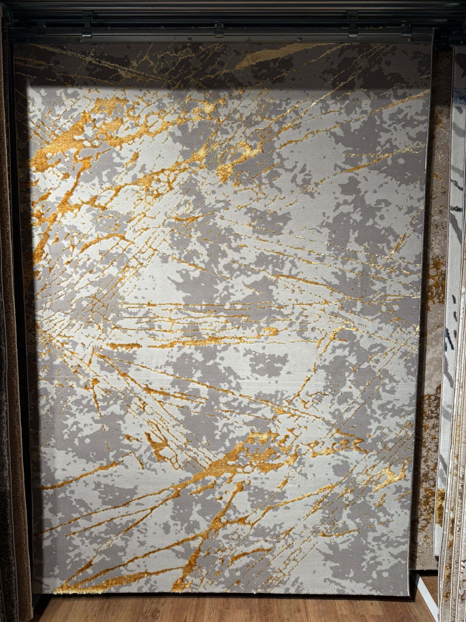 Grijs met Goud Tapijt Orlando