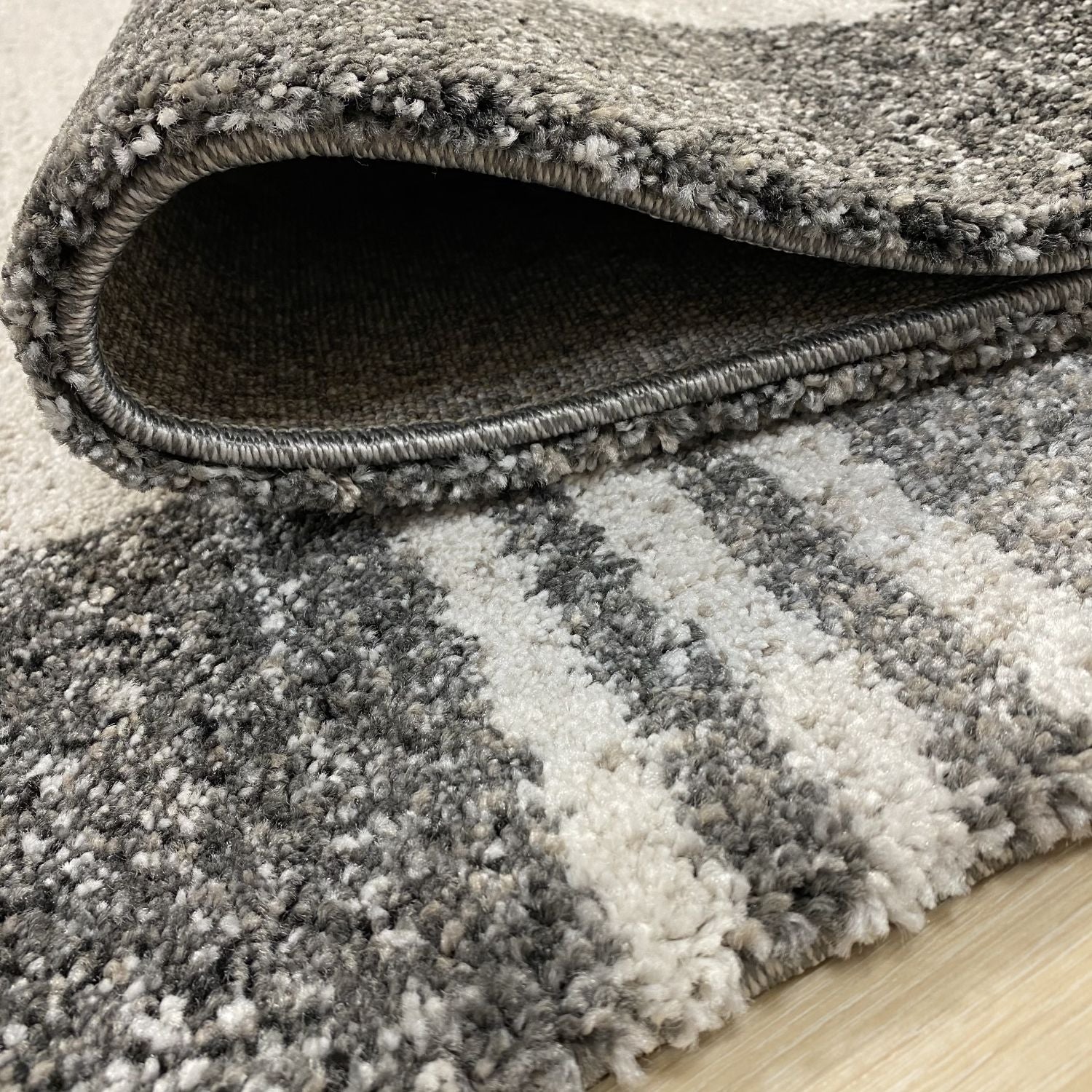 Lichtgrijs Tapijt Dik Laagpolig Vloerkleed Omid Zen Premium Feeling Kader