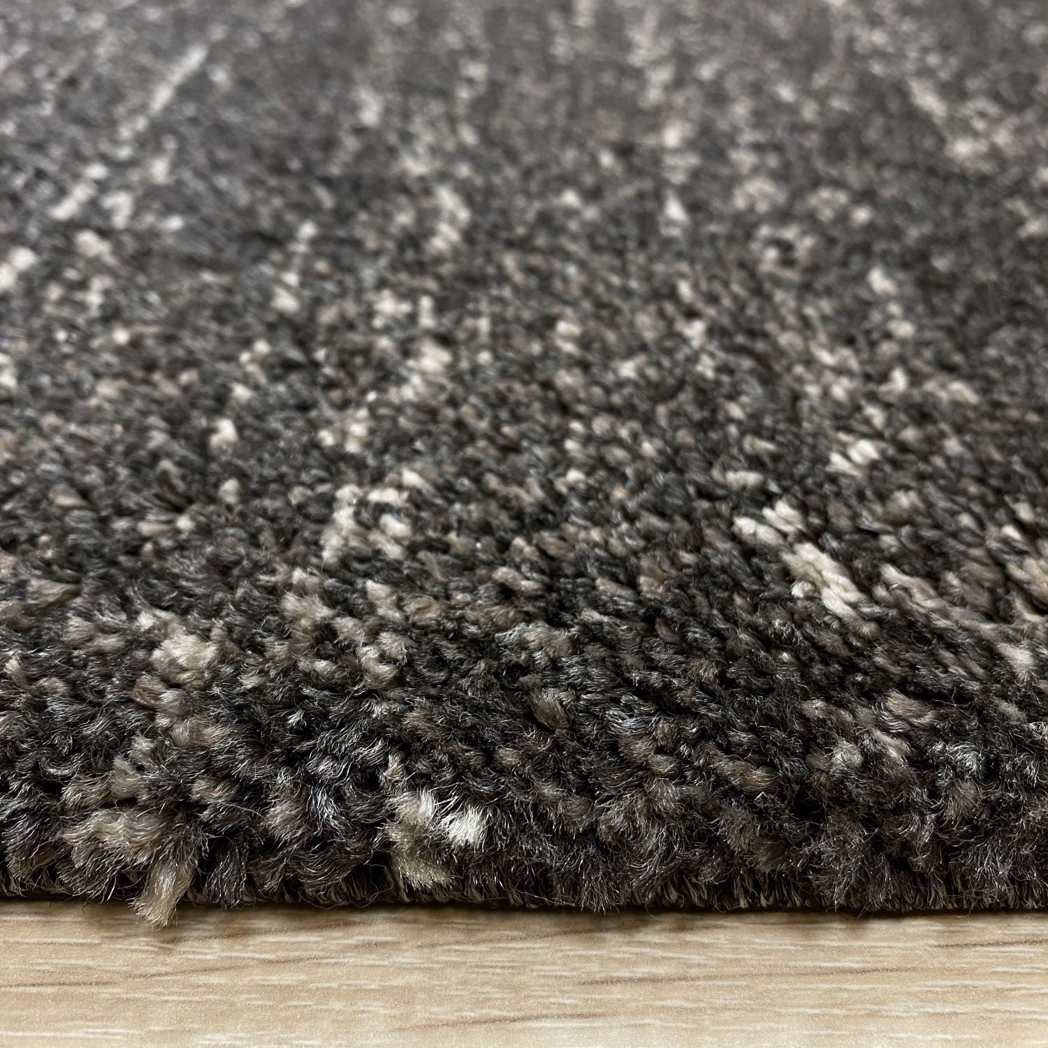 Donkerbruin Tapijt Dik Laagpolig Vloerkleed Omid Zen Premium Feeling Gespikkeld