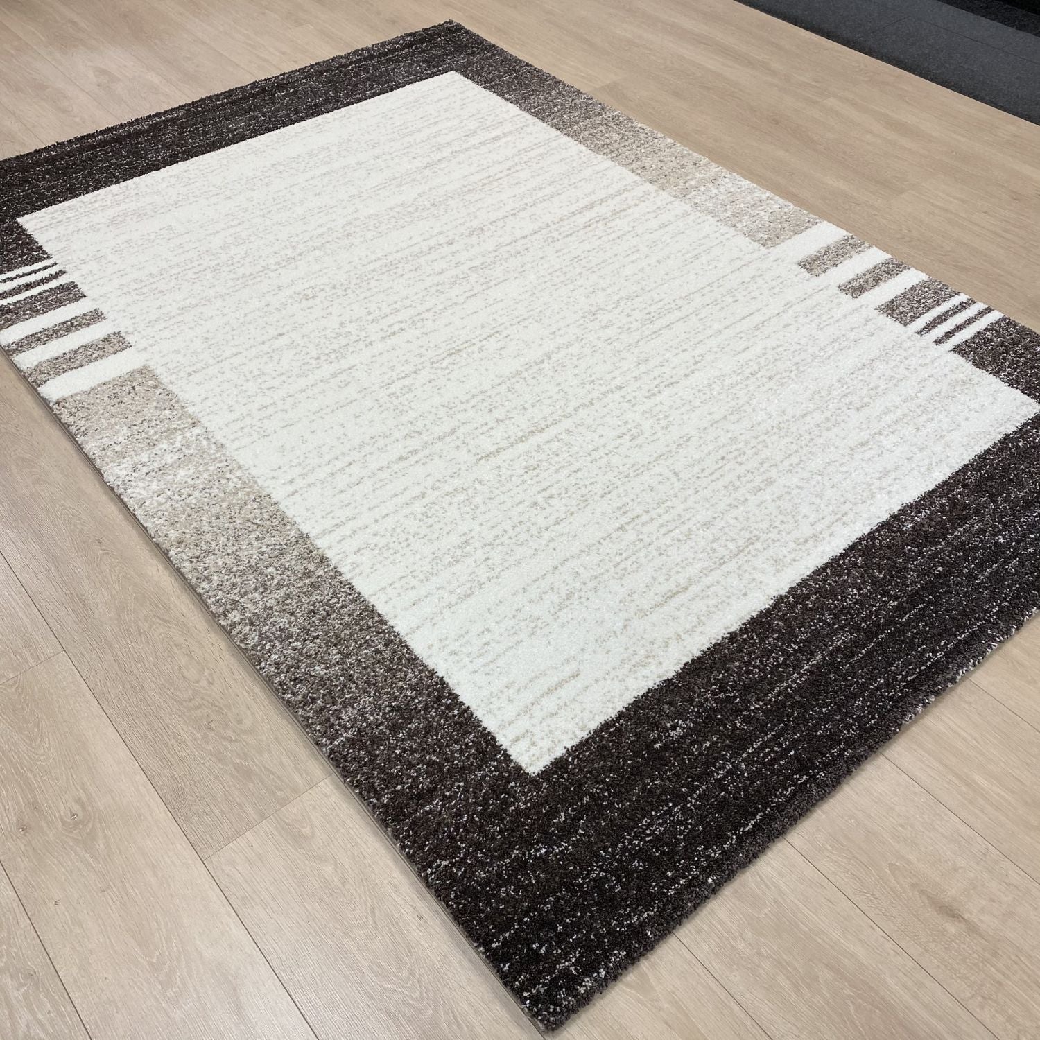 Crème Tapijt Dik Laagpolig Vloerkleed Omid Zen Premium Feeling Kader