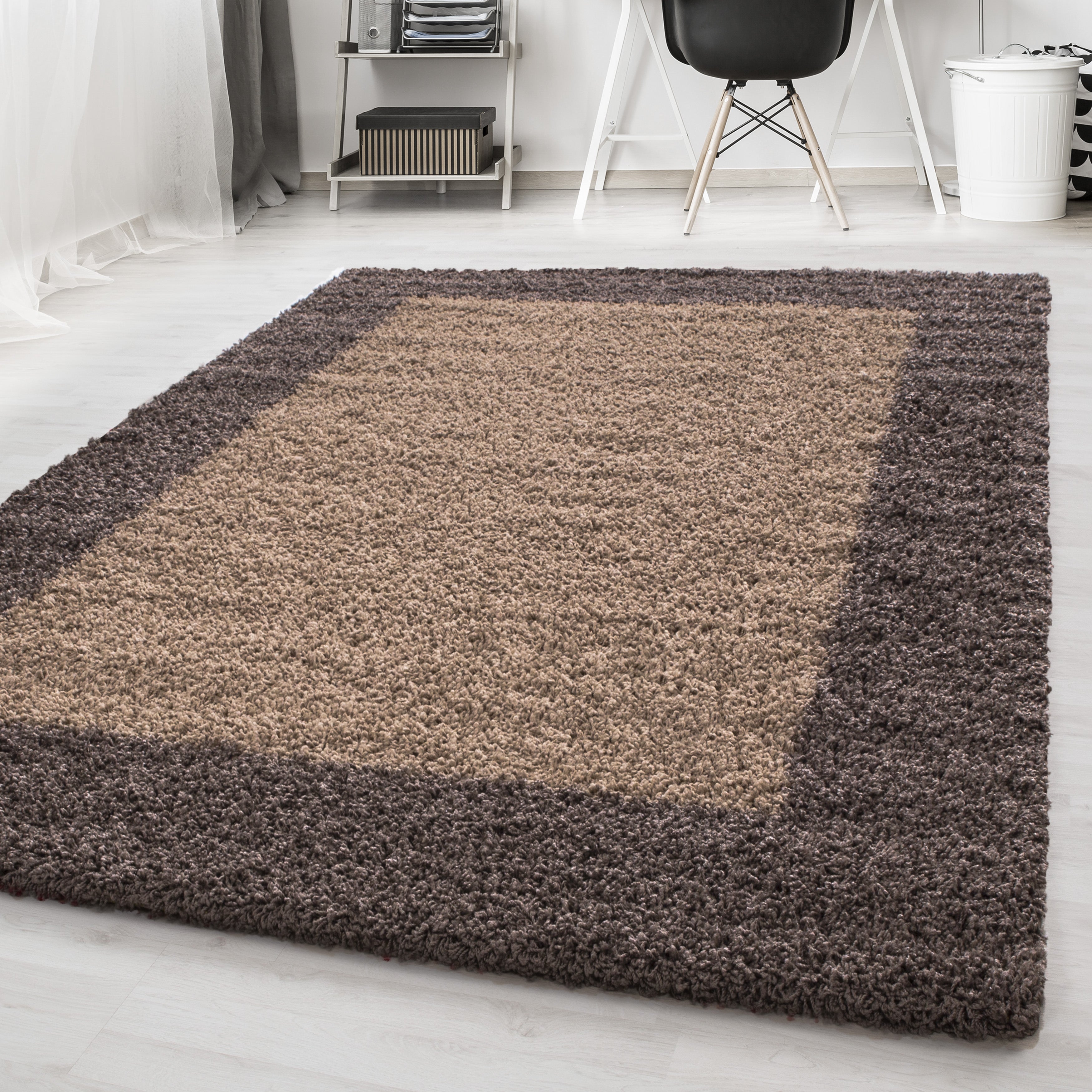 Taupe Tapijt Hoogpolig Vloerkleed - Omid Essential Kader - Omid Carpets