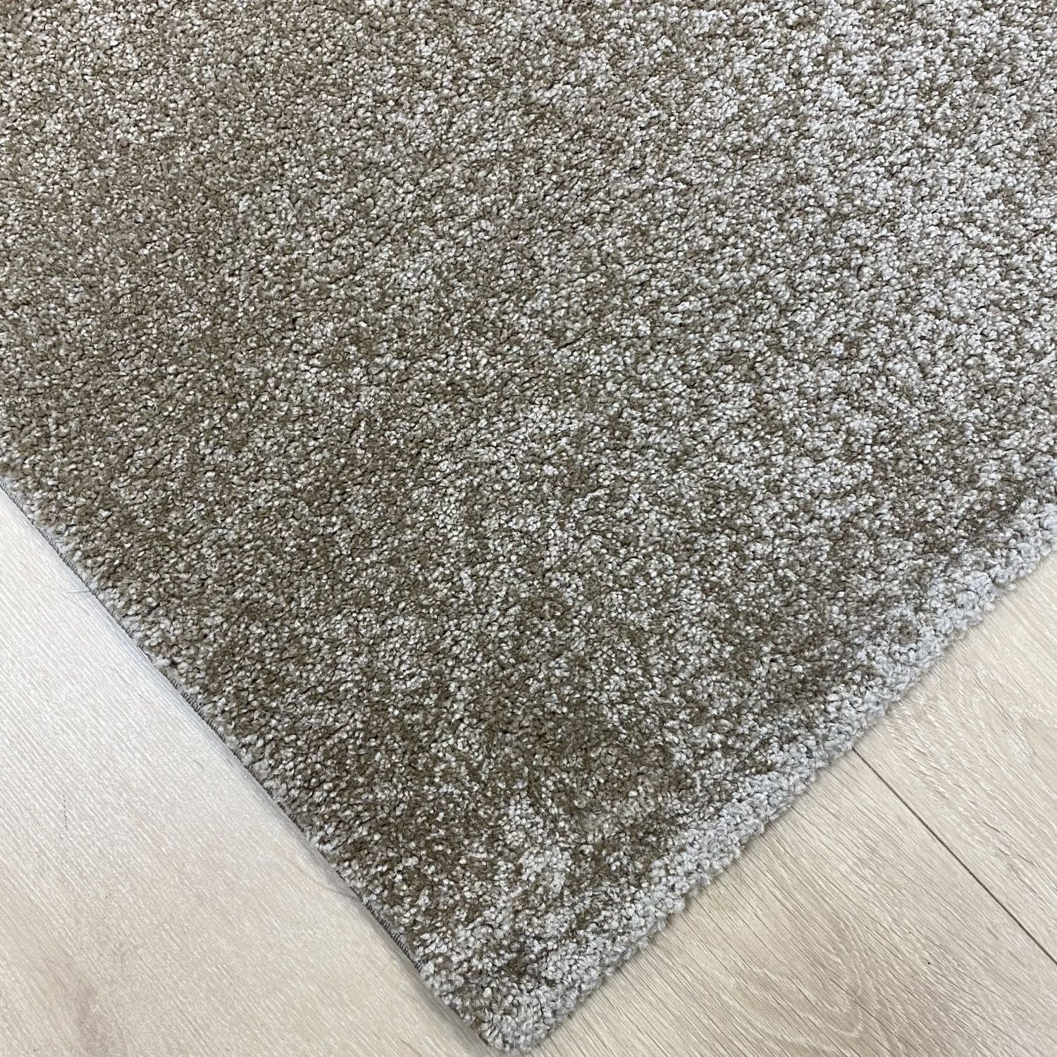 Taupe Tapijt Laagpolig Vloerkleed Omid Amazing Touch