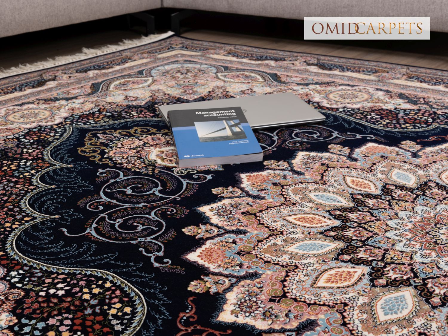 Blauw Tapijt Laagpolig Klassiek Vloerkleed - Omid Premium Classic Hand Look - 3 Miljoen punten/m²