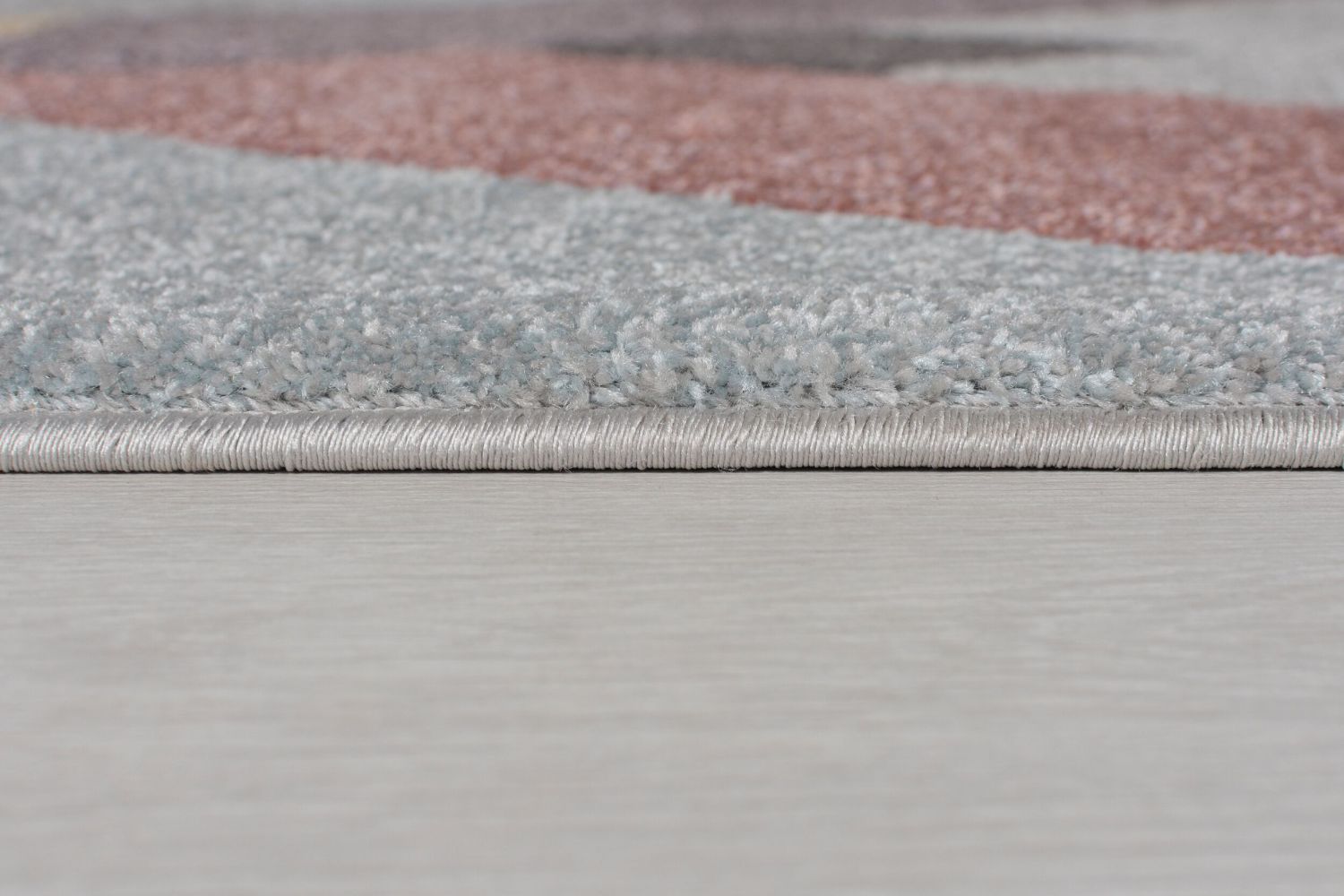 Kleurrijk Tapijt Laagpolig Vloerkleed Omid Hand Carved