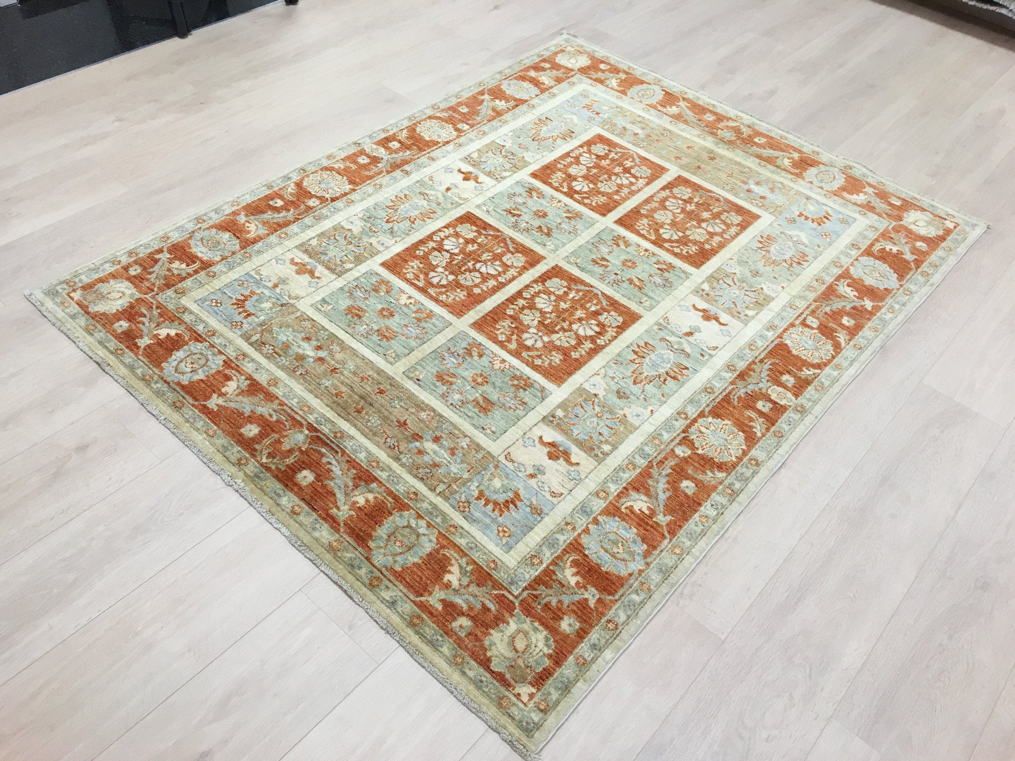 Chobi Bakhtiari 197x149 - Omid Carpets