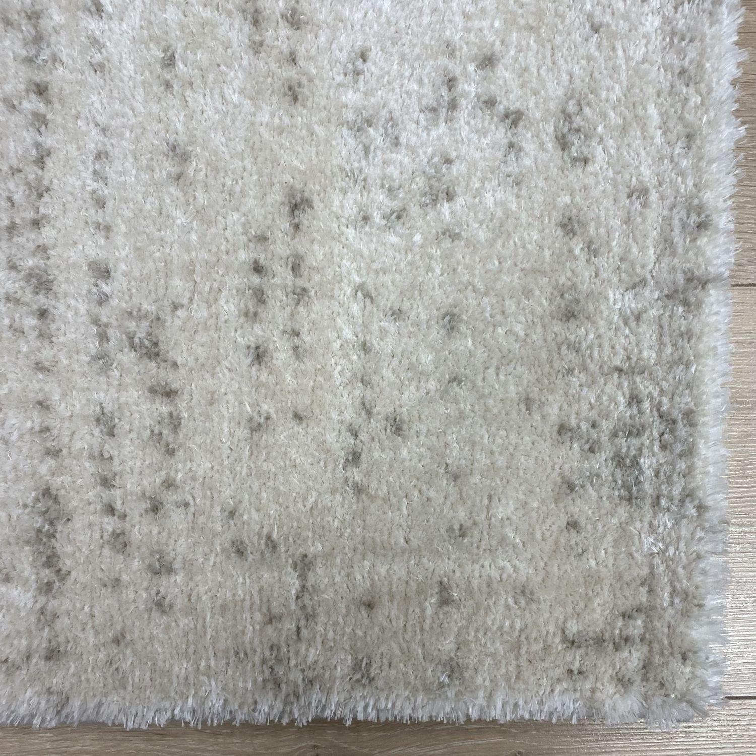Crème Tapijt Dik Laagpolig Vloerkleed Omid Belgian Silky Soft