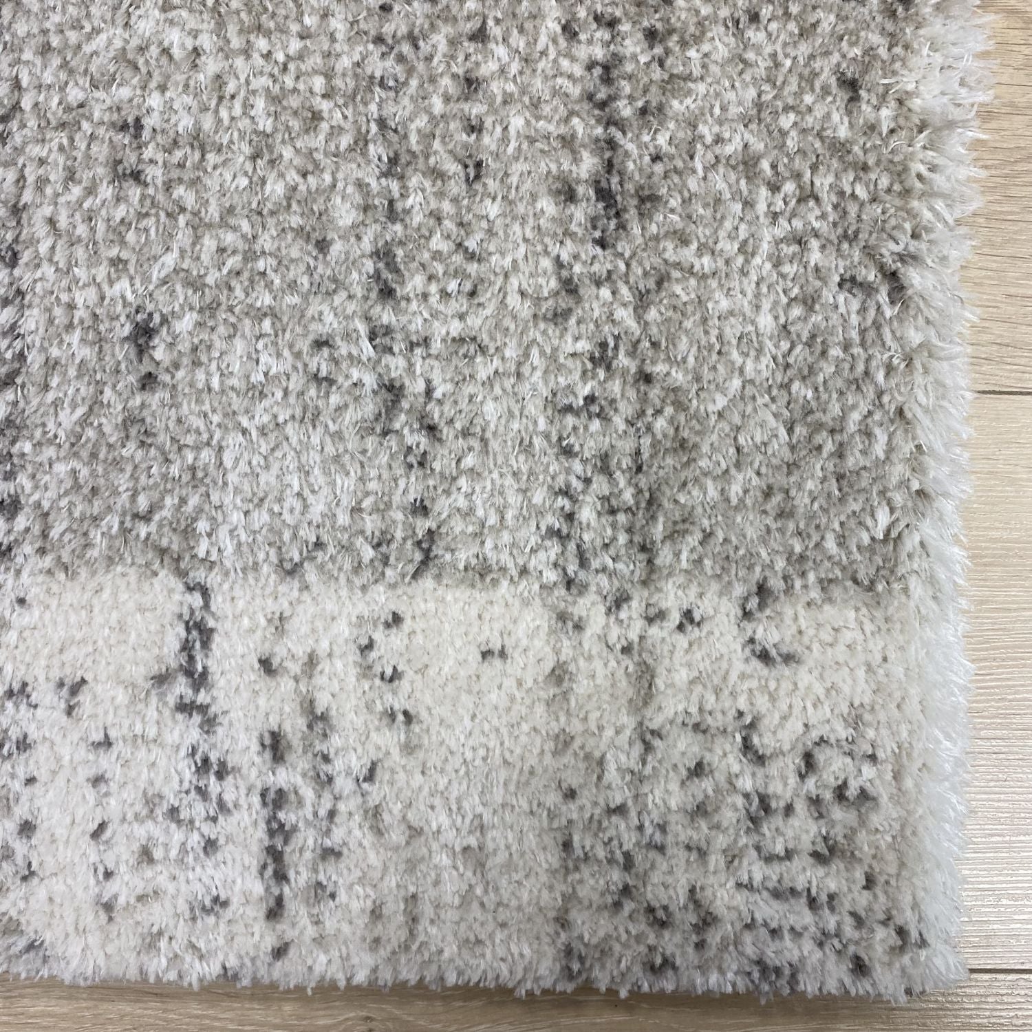 Beige/Grijs Tapijt Dik Laagpolig Vloerkleed Omid Belgian Silky Soft