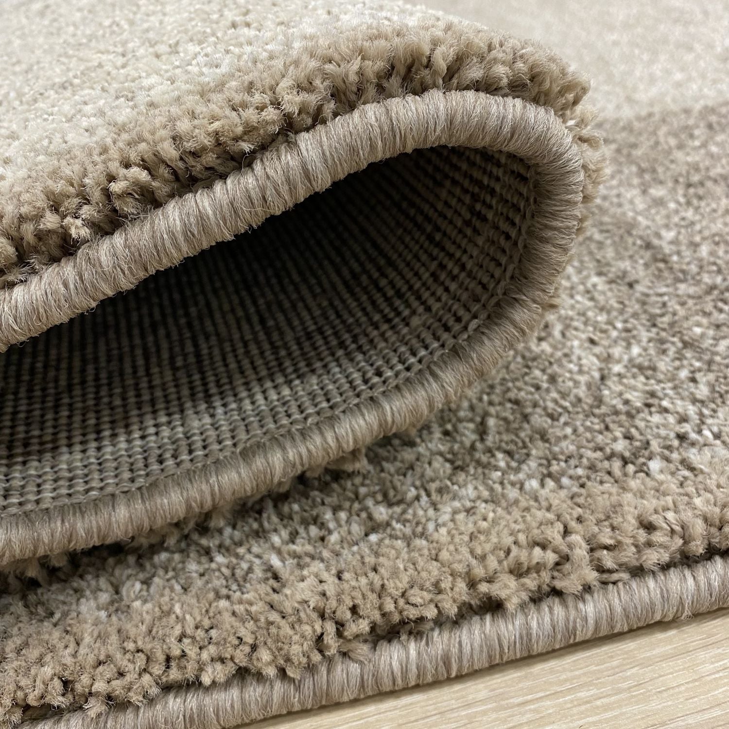 Beige Tapijt Dik Laagpolig Vloerkleed Omid Belgian Luxury