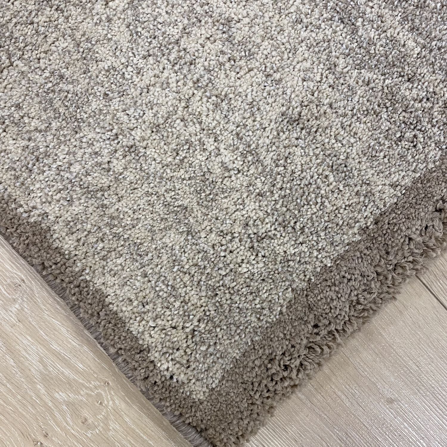 Beige Tapijt Dik Laagpolig Vloerkleed Omid Belgian Luxury