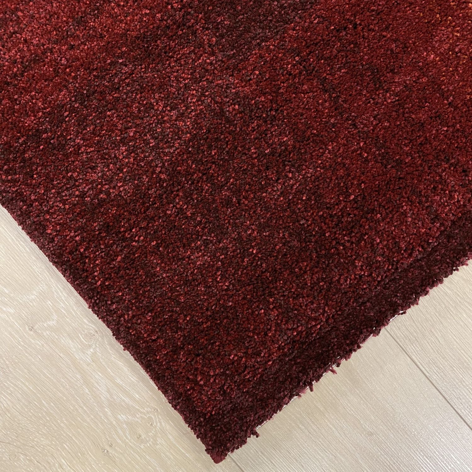 Rood/Bordeaux Tapijt Dik Laagpolig Vloerkleed Omid Belgian Luxury