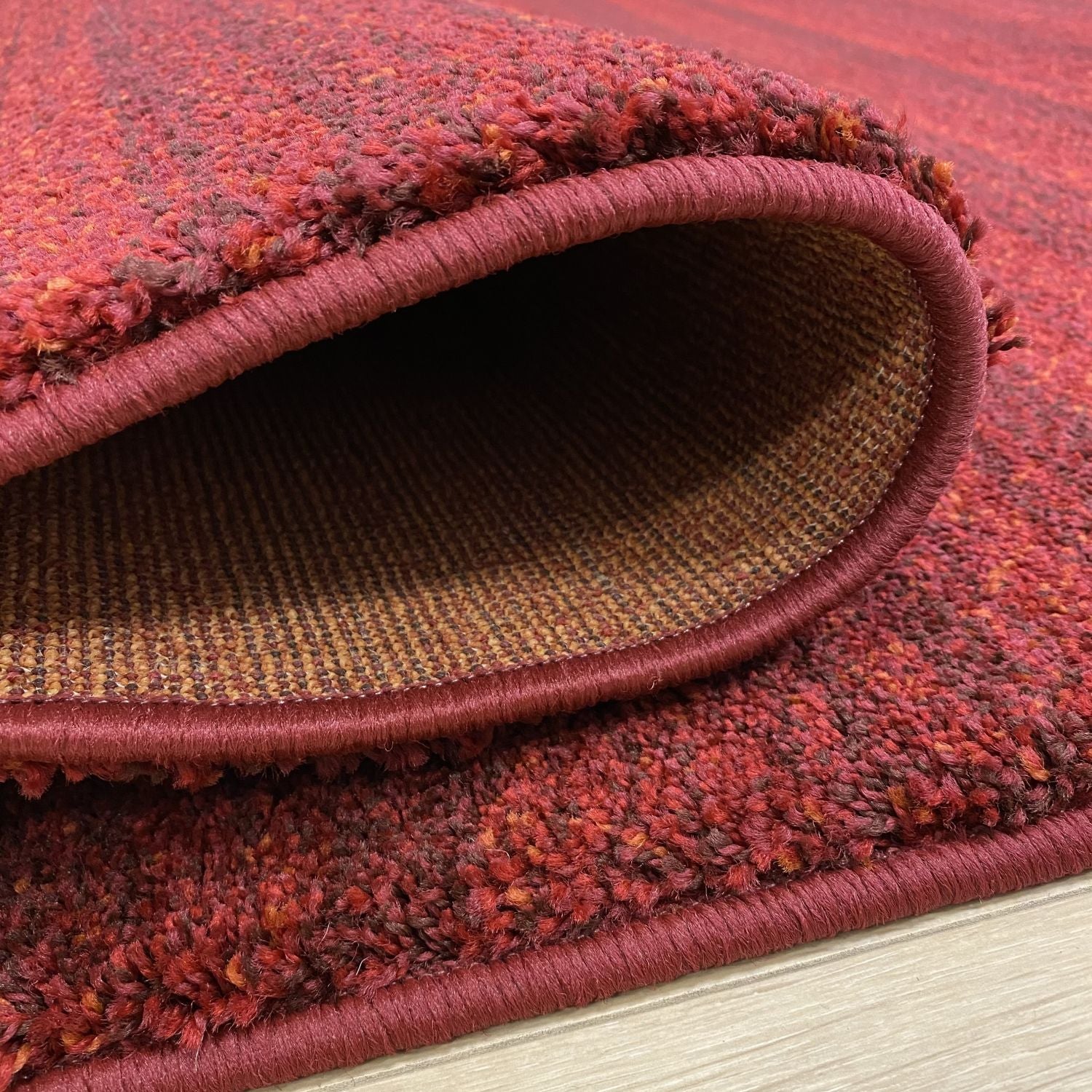 Rood/Bordeaux Tapijt Dik Laagpolig Vloerkleed Omid Belgian Luxury