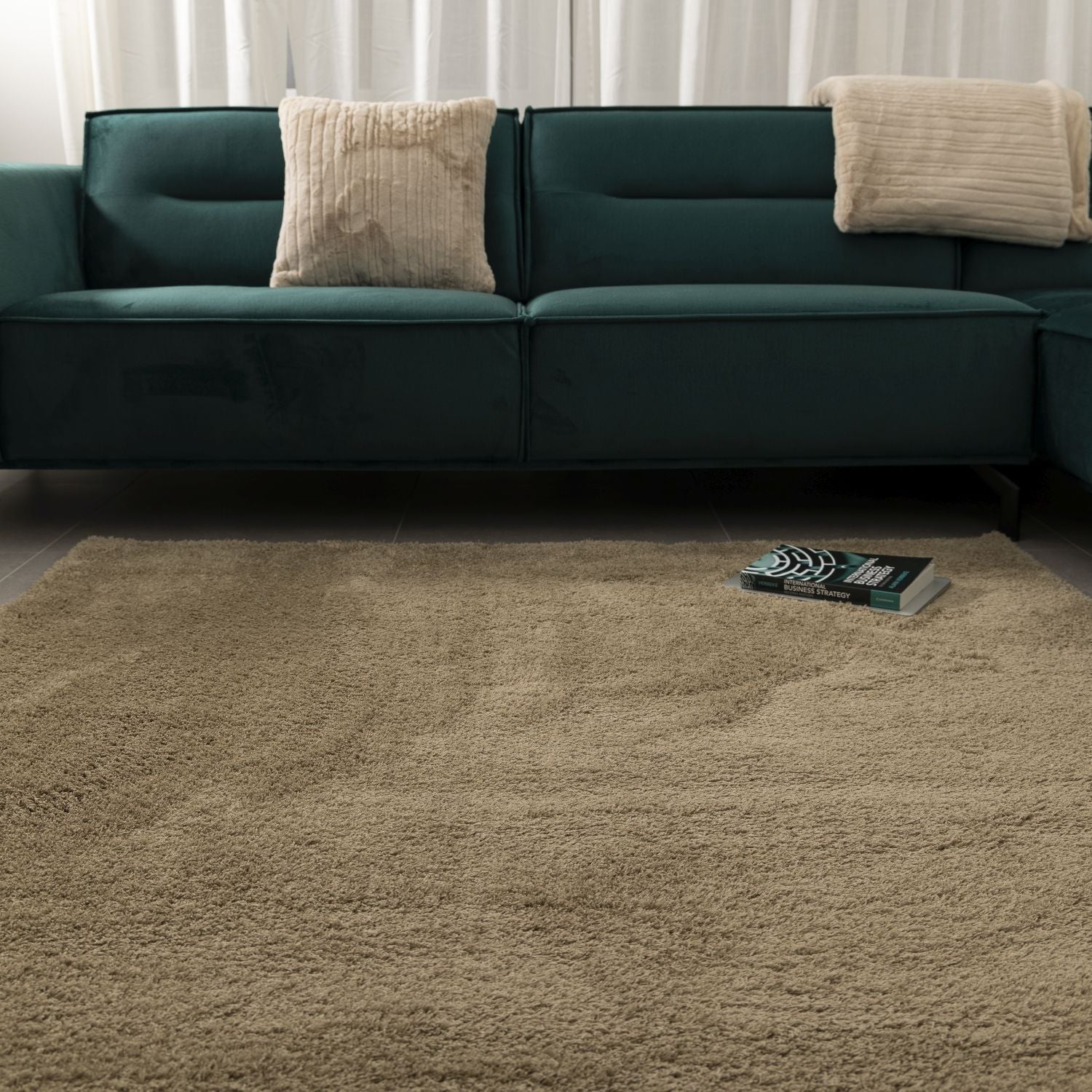 Beige/Taupe Hoogpolig Vloerkleed Omid Belgian Soft Scandinavisch Wasbaar Tapijt
