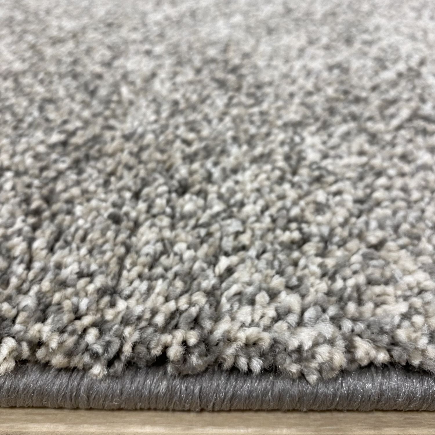 Grijs/Taupe Tapijt Dik Laagpolig Vloerkleed Omid Belgian Luxury