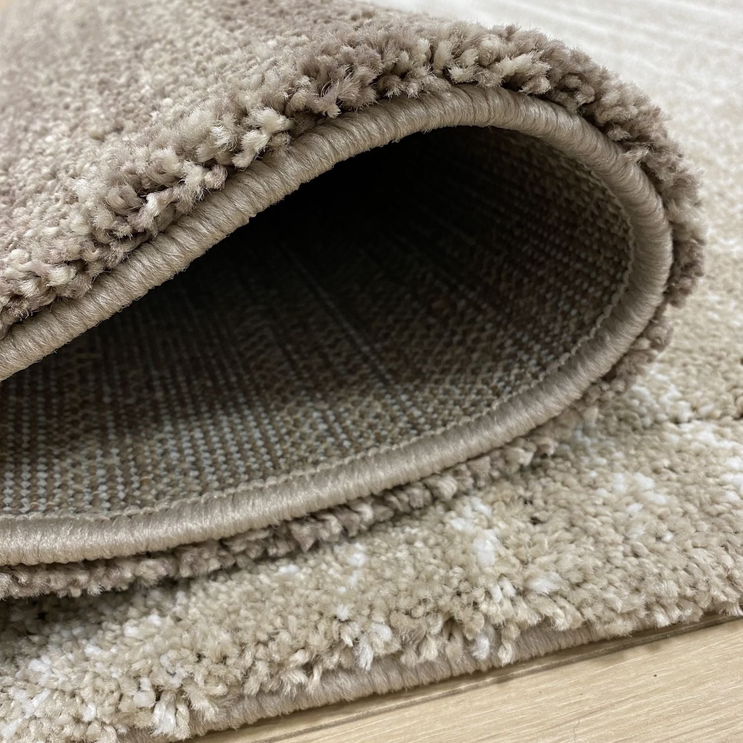 Beige/Taupe Tapijt Dik Laagpolig Vloerkleed Omid Belgian Luxury