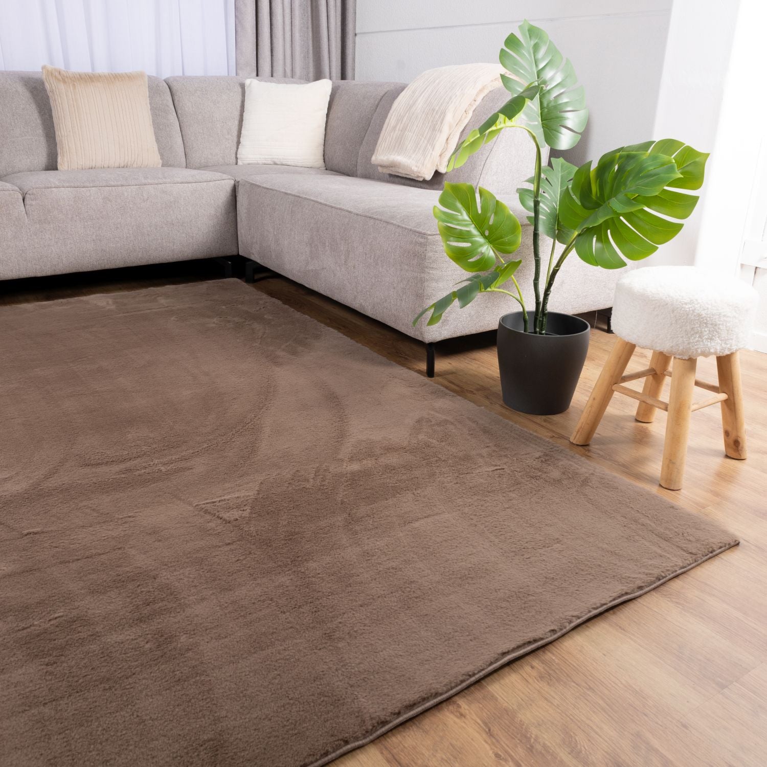 Donker Beige Tapijt Hoogpolig Vloerkleed met Anti-Slip – Omid Soft Fluffy – Superzacht Modern Tapijt - Omid Carpets