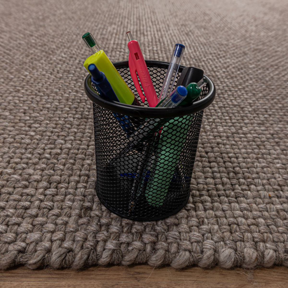 Handgewebter Wollteppich mit kurzem Flor Omid Wool