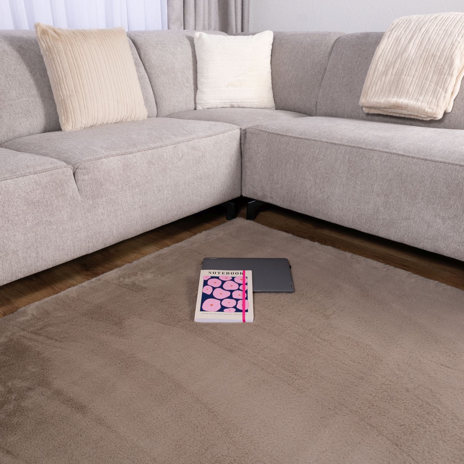 Beige Tapijt Hoogpolig Vloerkleed met Anti-Slip – Omid Soft Fluffy – Superzacht Modern Tapijt - Omid Carpets