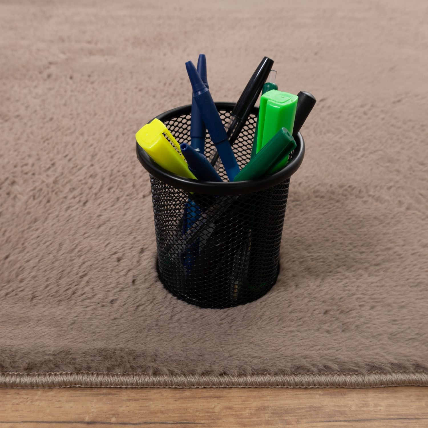 Taupe Tapijt Laagpolig Vloerkleed Omid Thin Fluffy